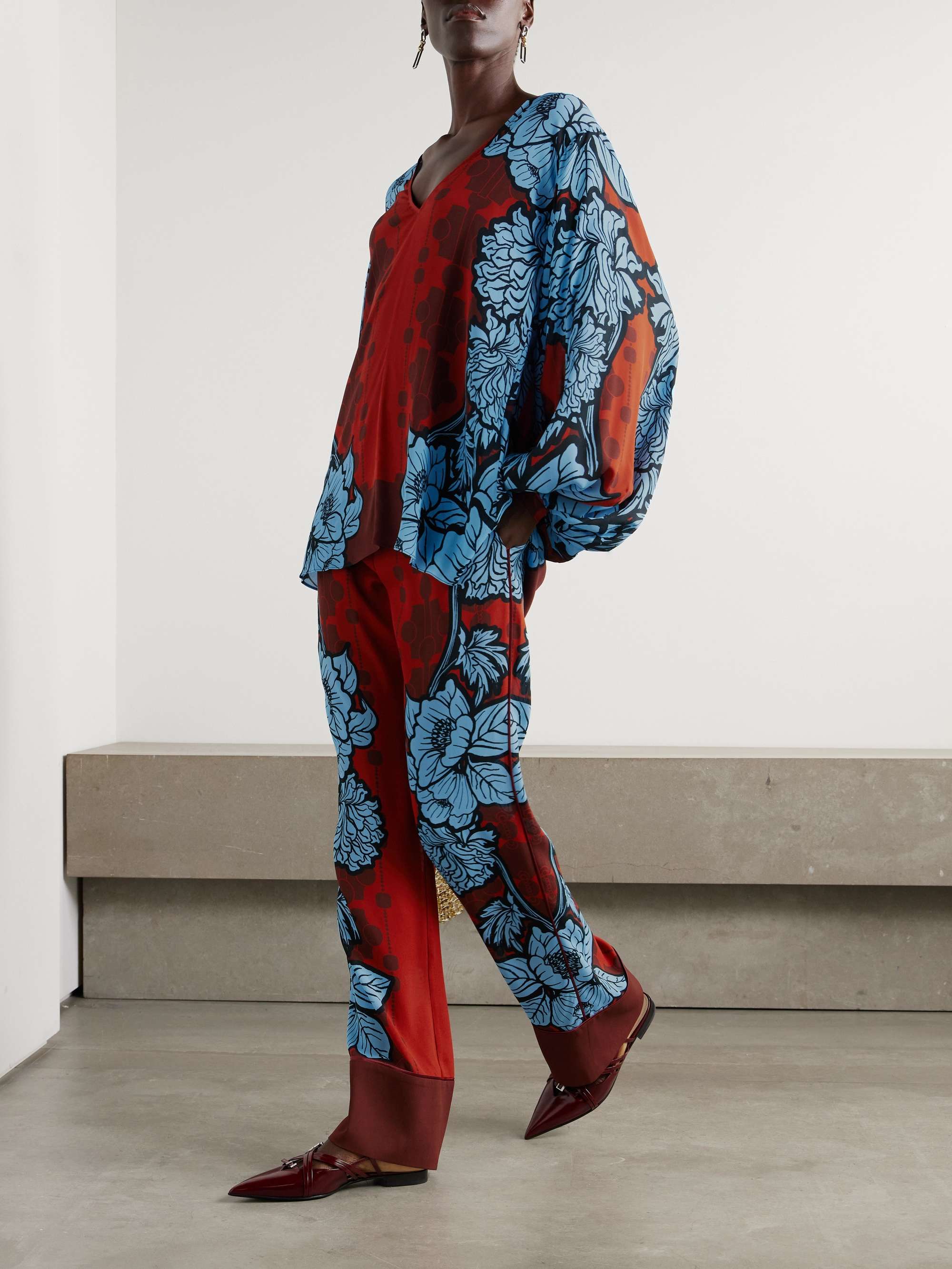 Havana floral-print satin-trimmed crepe de chine pants view