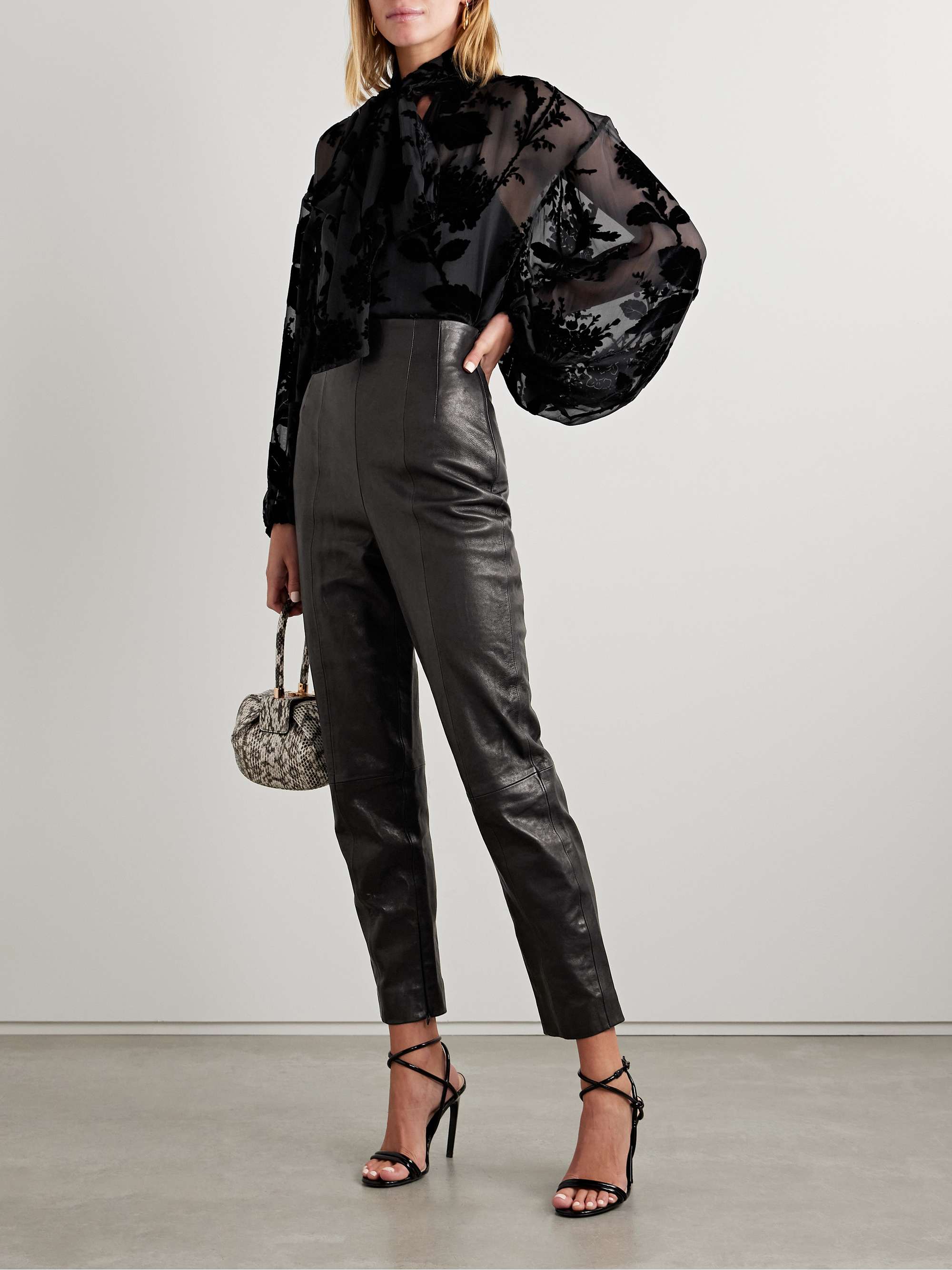 Pussy-bow dévoré-crepe de chine blouse view