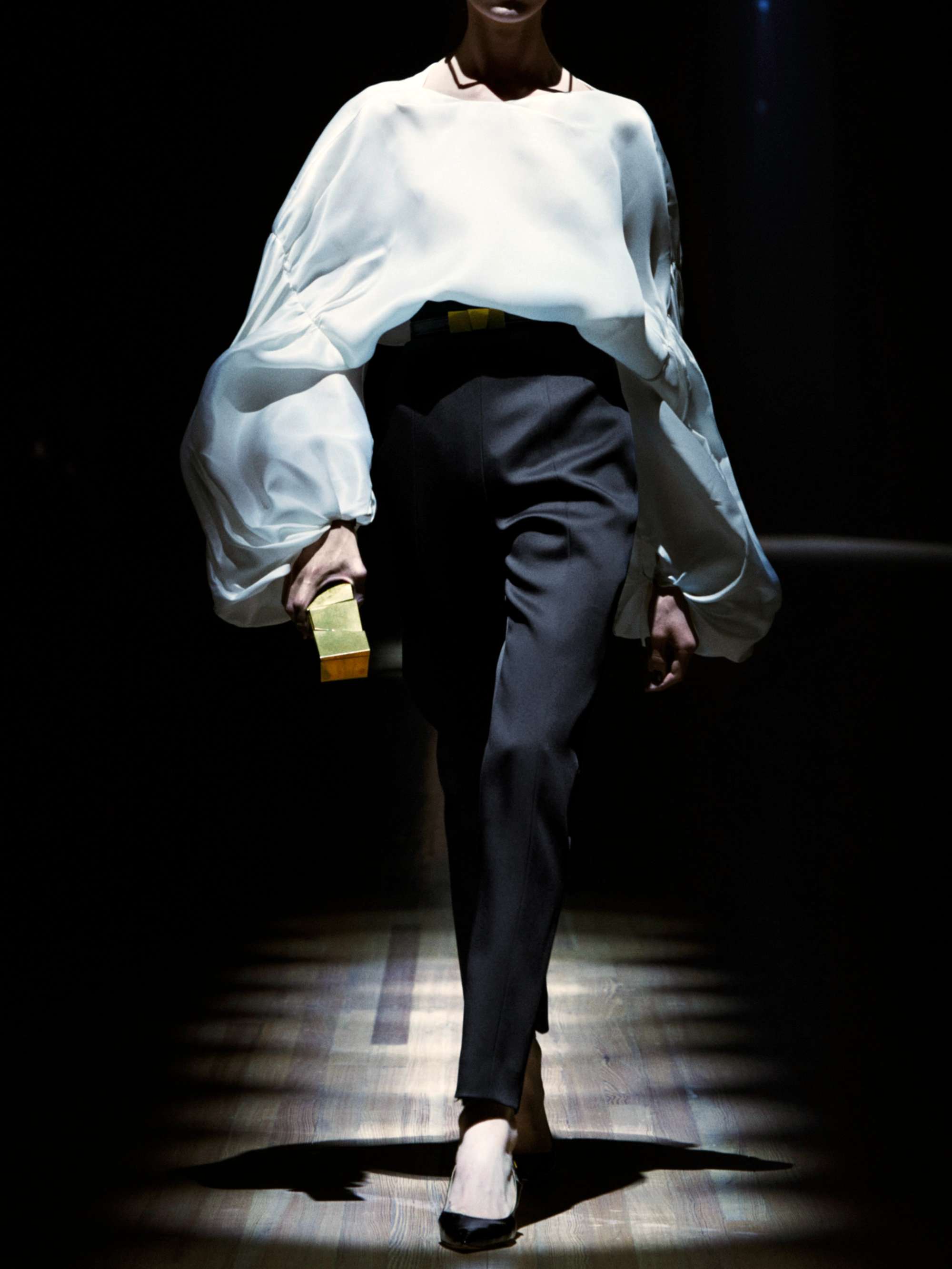 Lenn high-rise crepe pants view