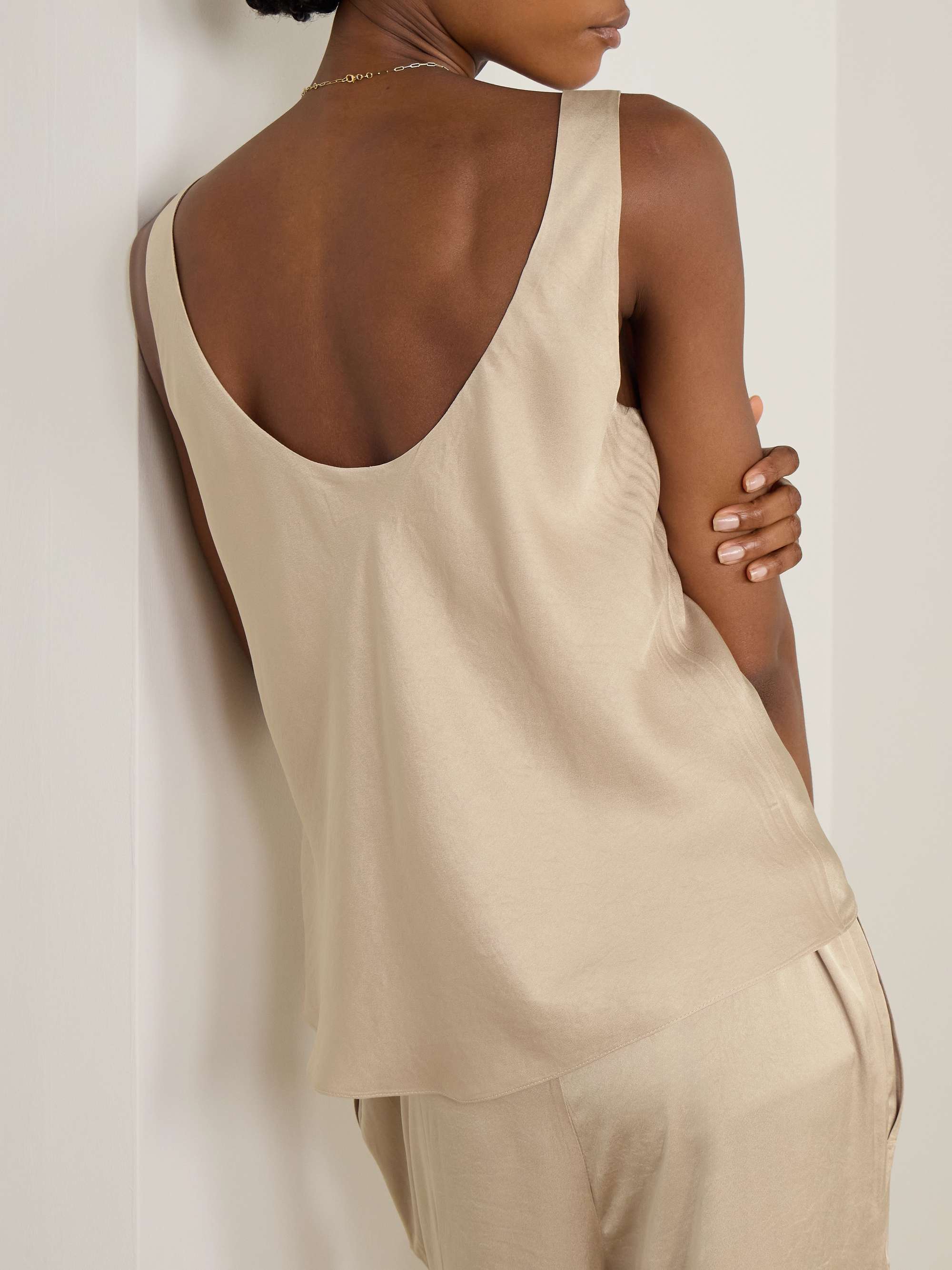 Satin tank view