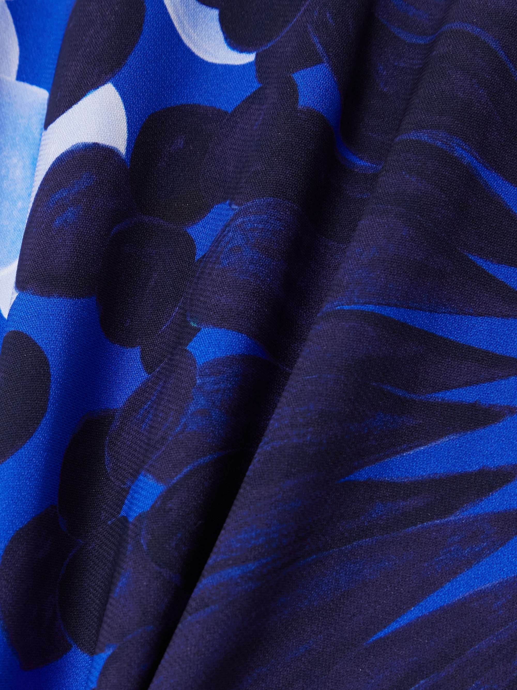 Nefeli floral-print crepe shorts view