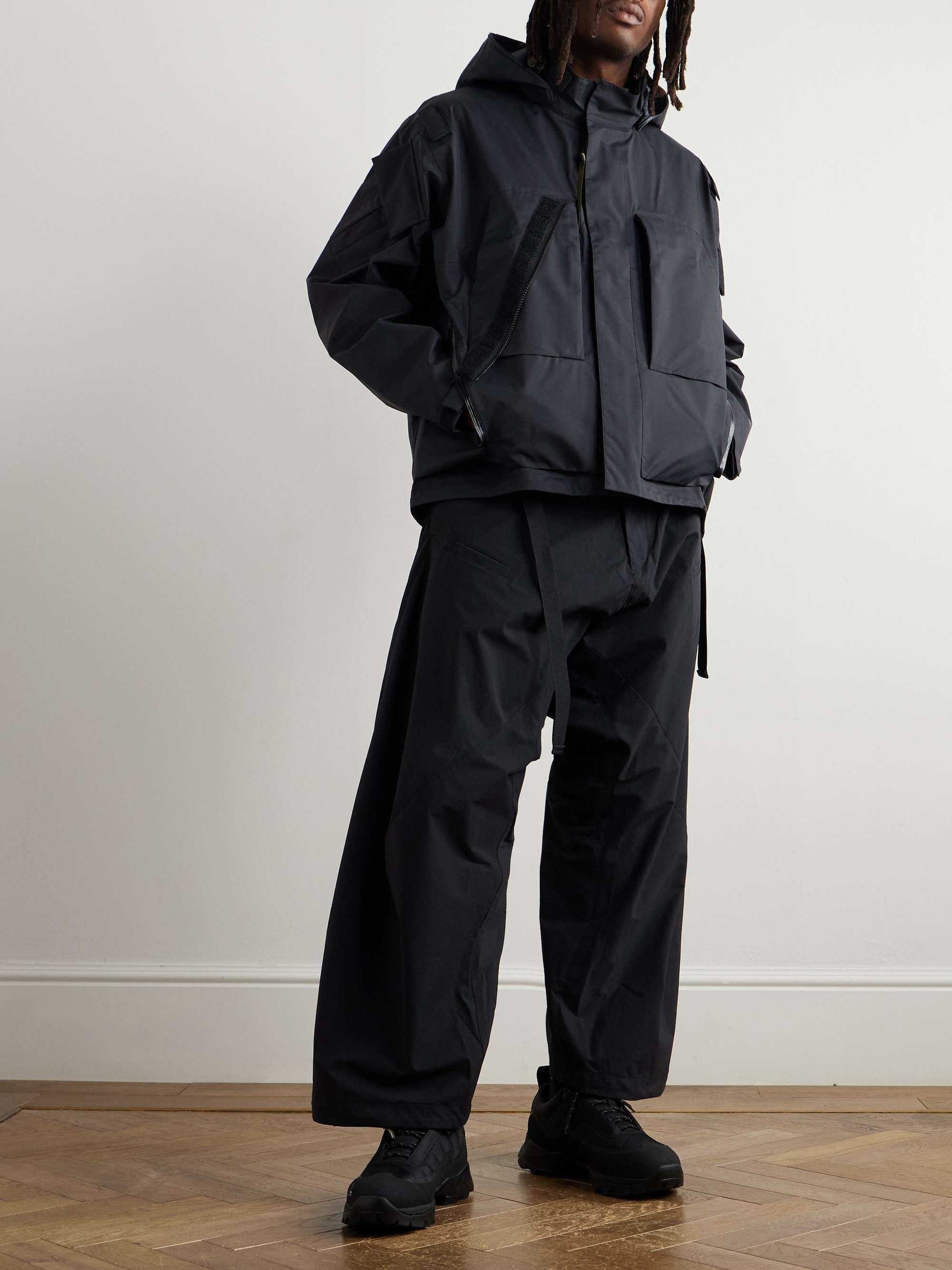P30BL Wide-Leg Belted Layered Encapsulated Nylon Cargo Trousers view