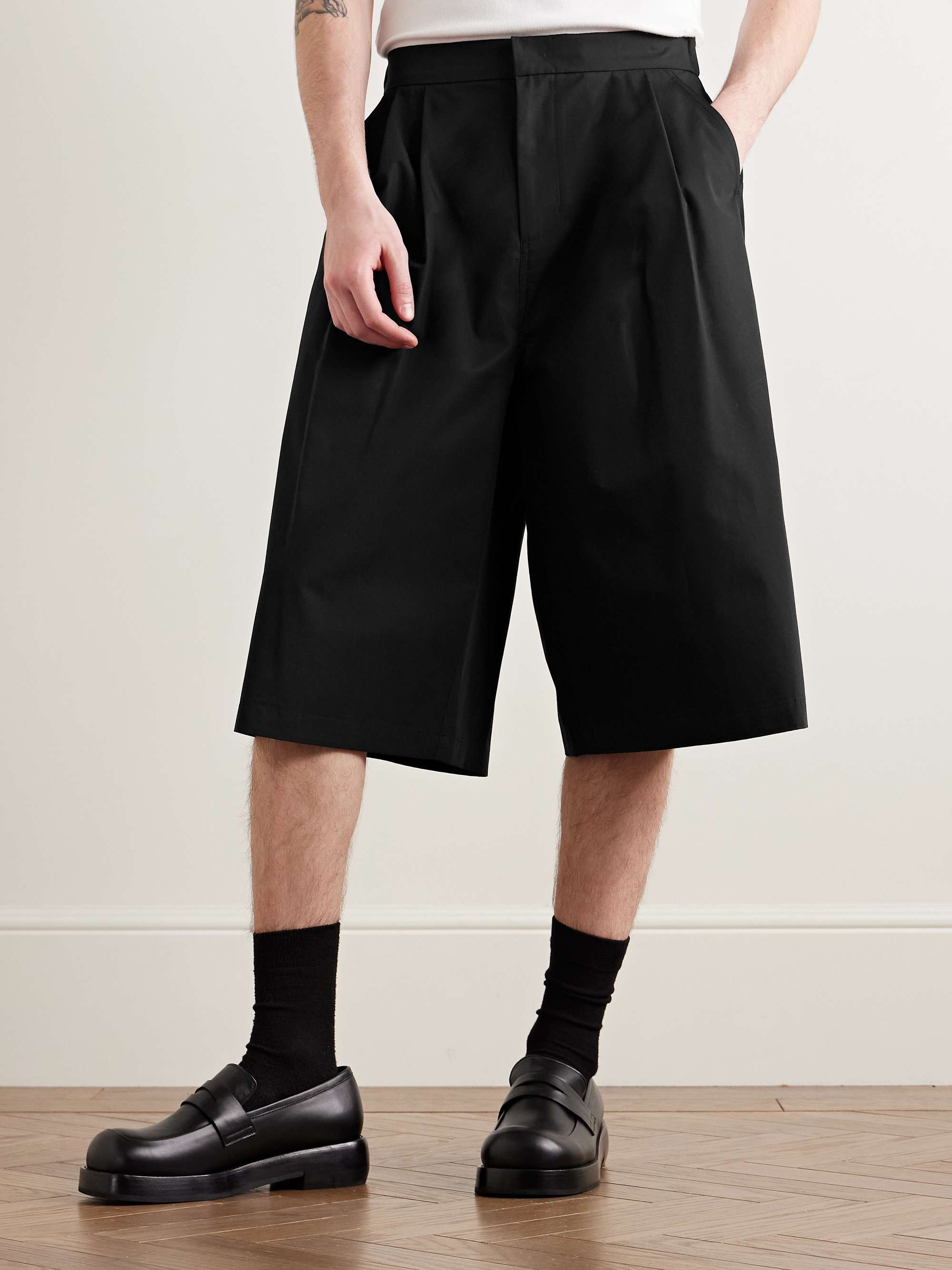 Wide-Leg Pleated Cotton-Poplin Shorts view