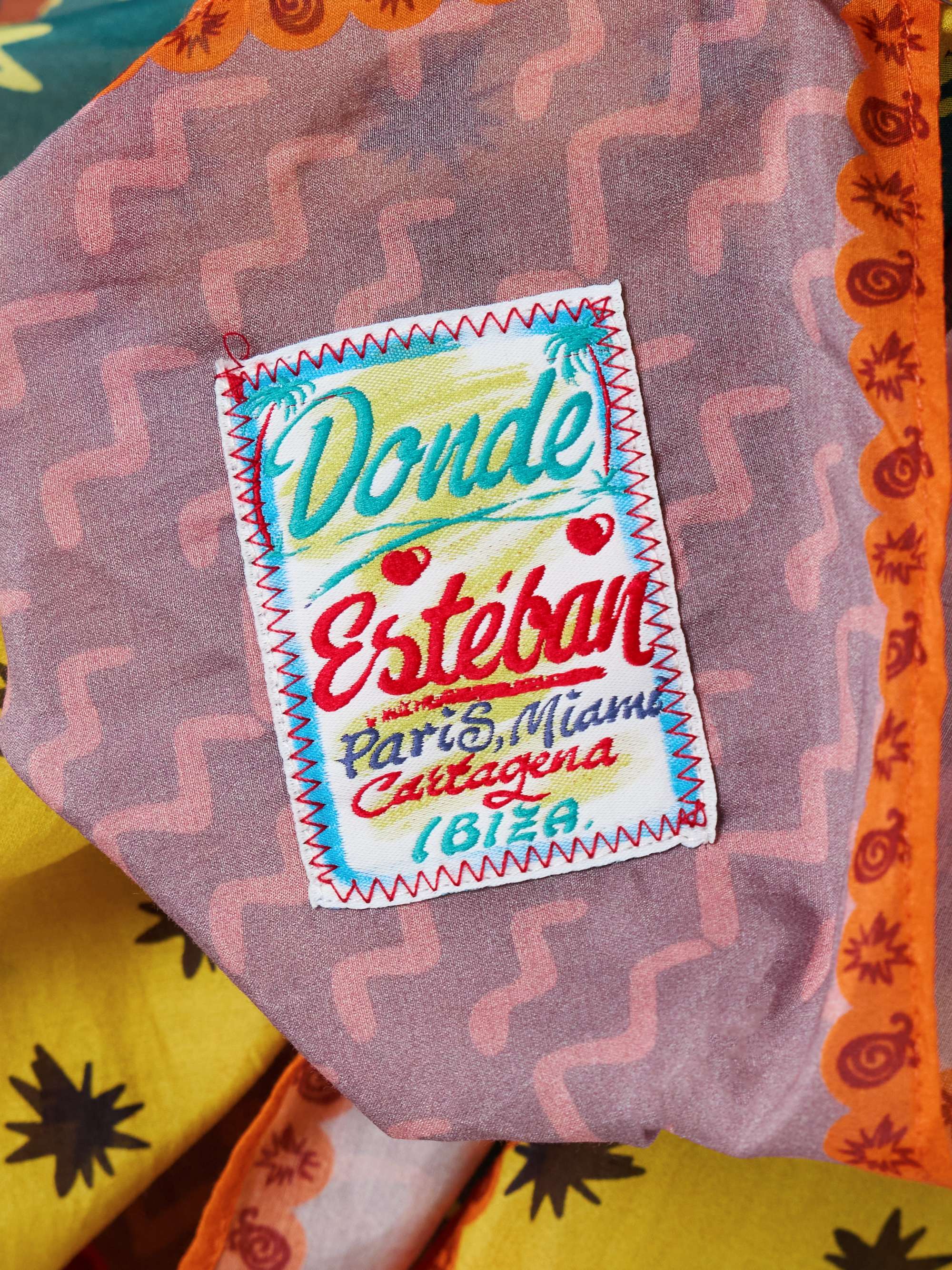 Estrellitas patchwork printed cotton and silk-blend pareo view