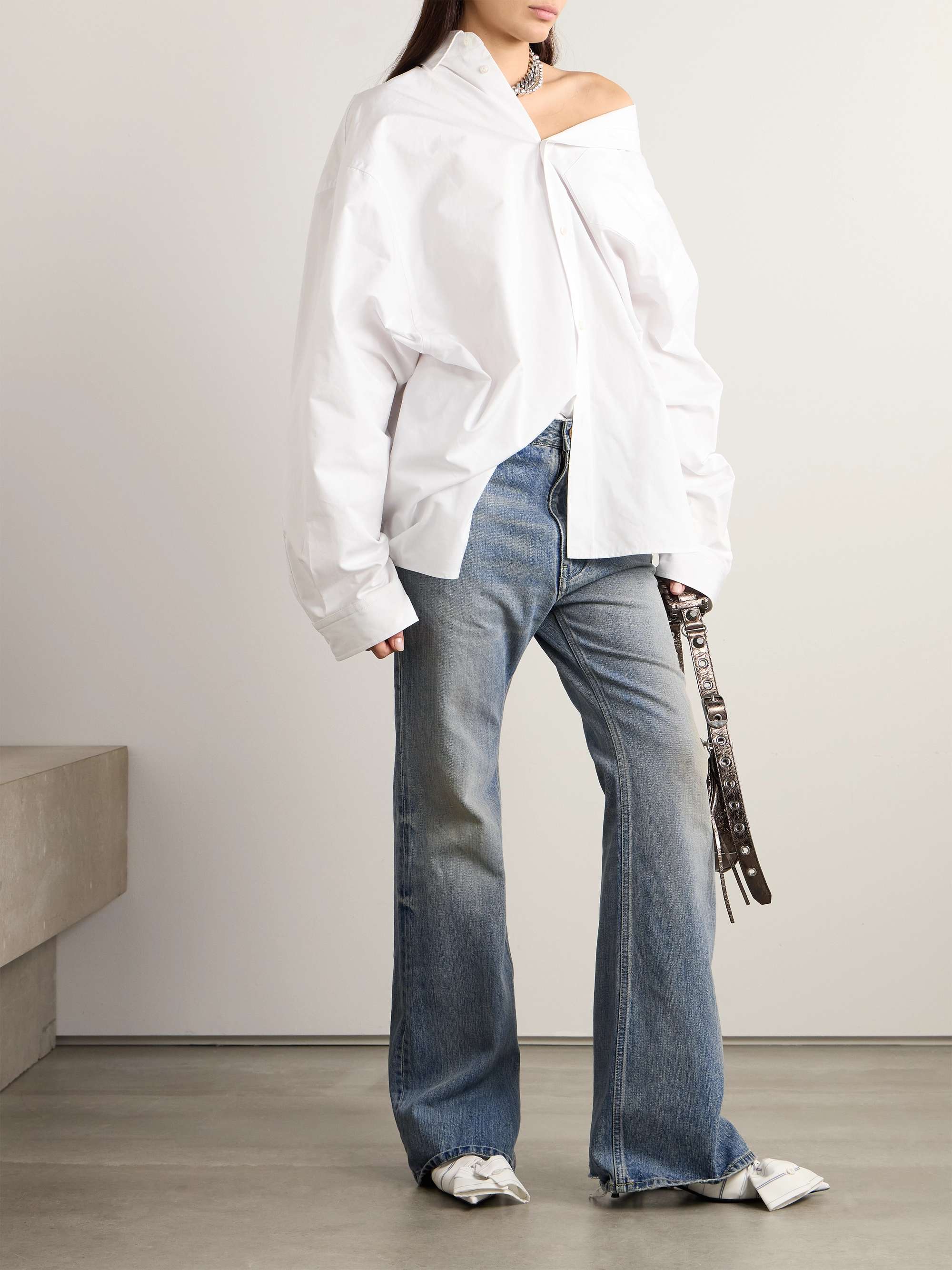 Low-rise flared jeans view
