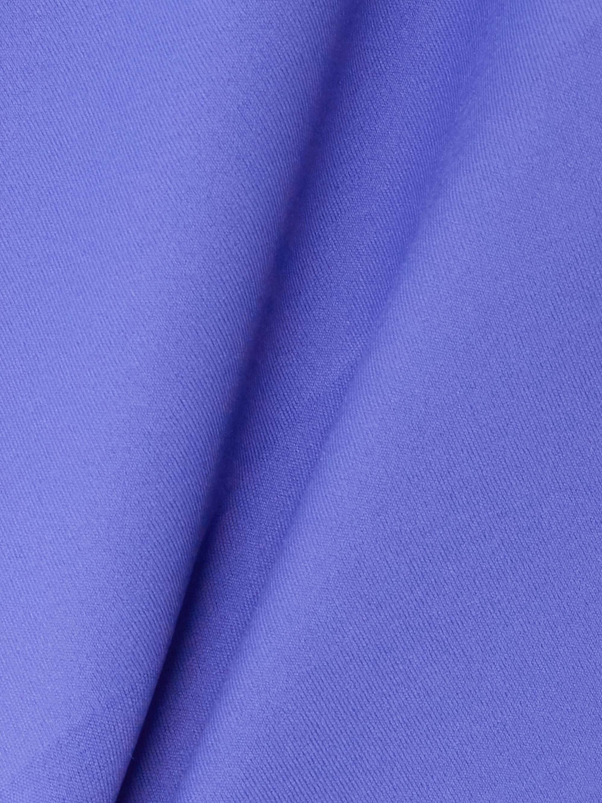 Movement cropped stretch top view