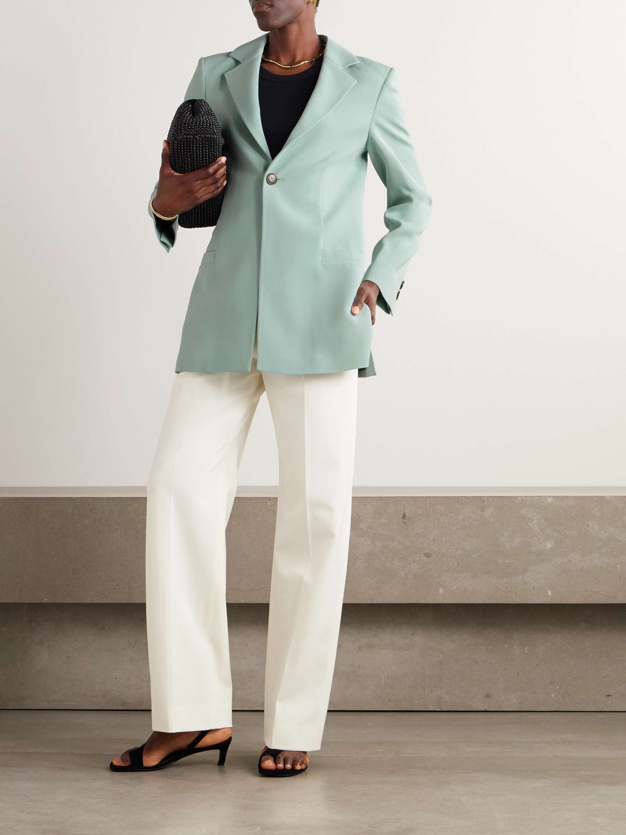The Slim crepe blazer view
