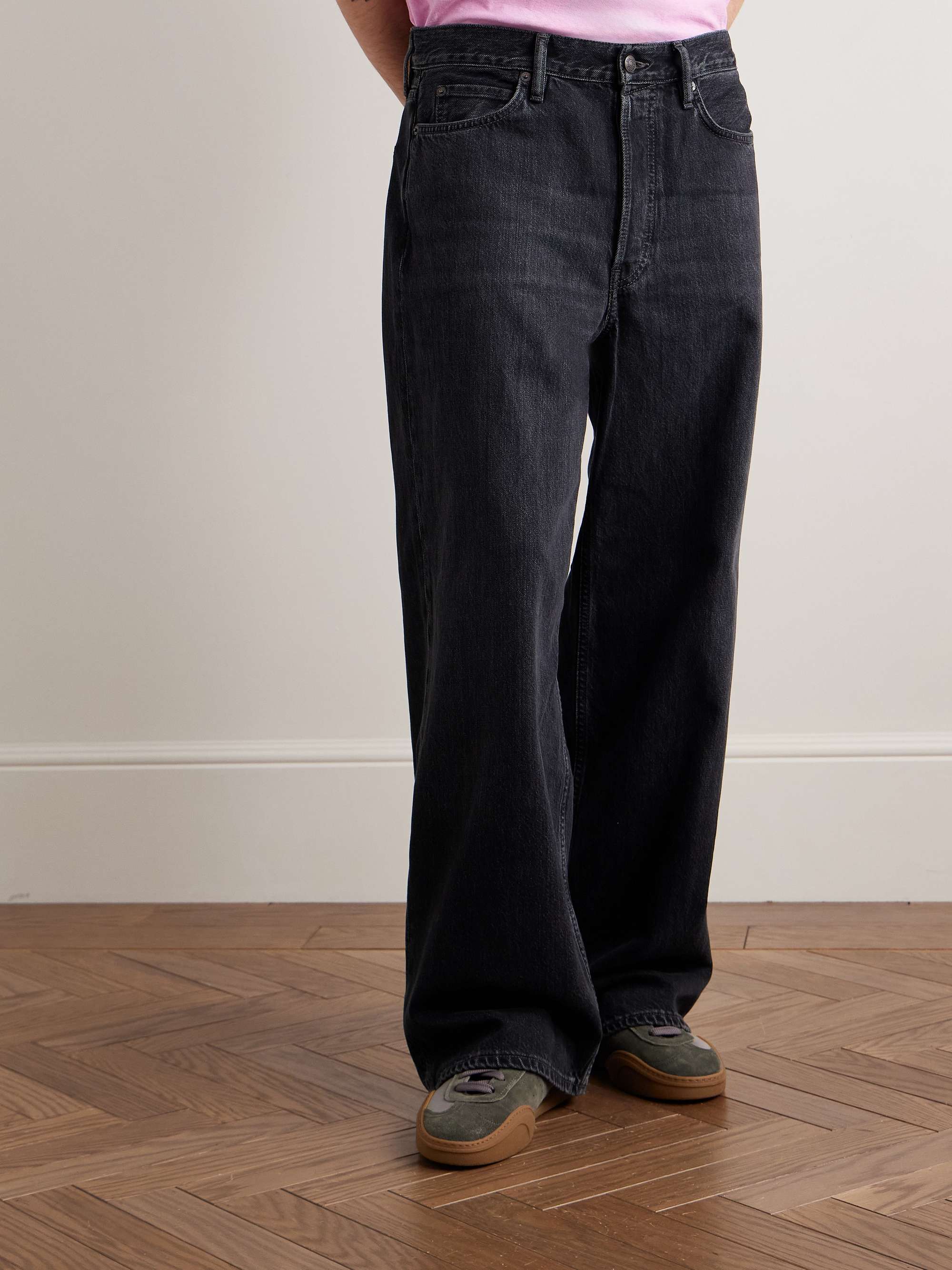 1981M Wide-Leg Jeans view