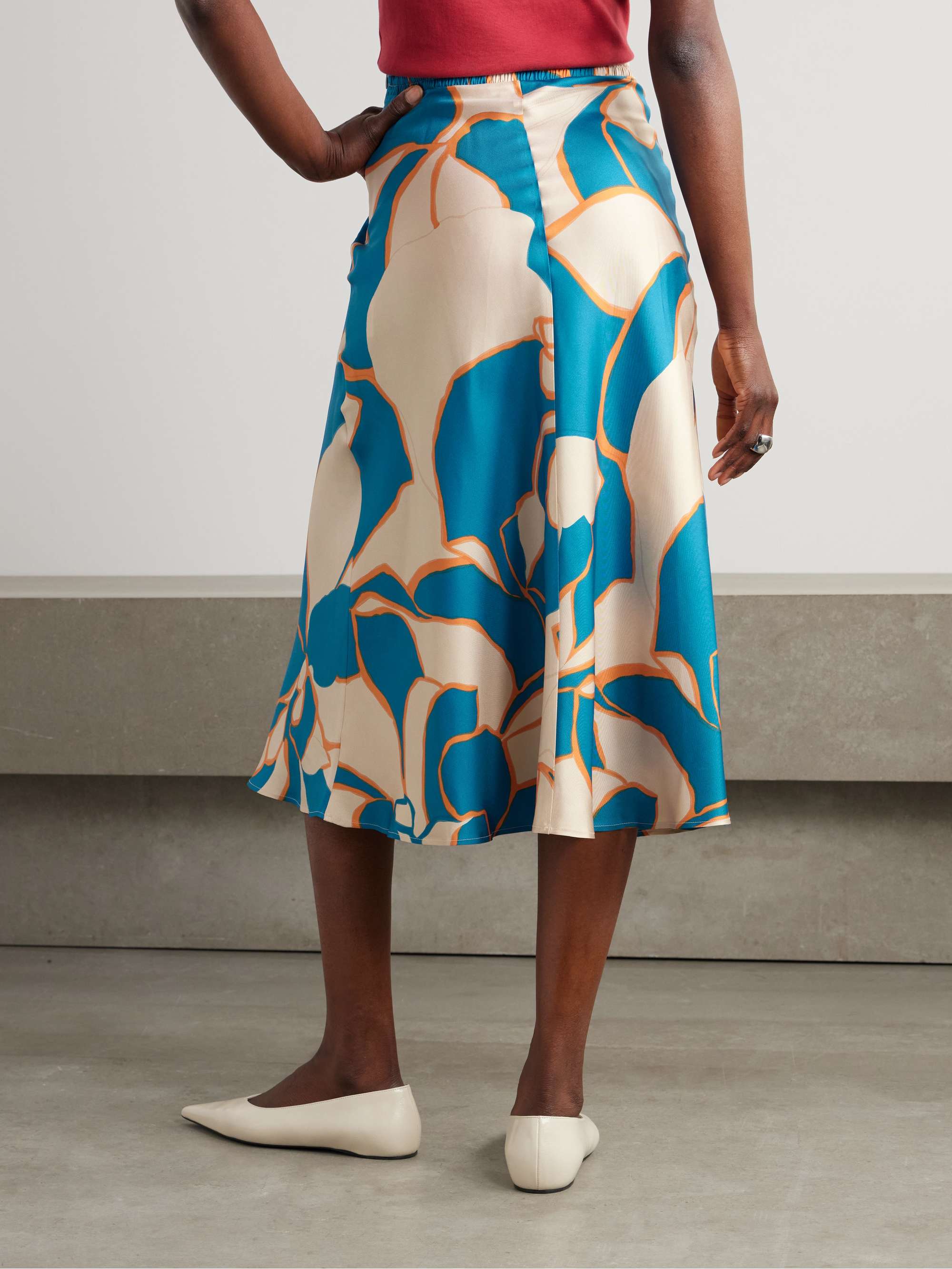 + MOTHER Lungomare printed silk-twill midi skirt view