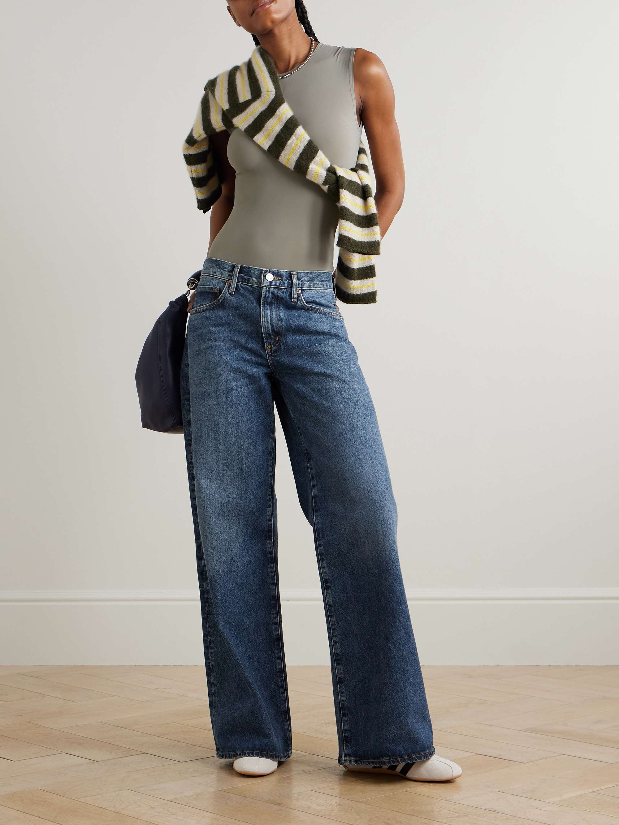 Clara Baggy low-rise wide-leg organic jeans view