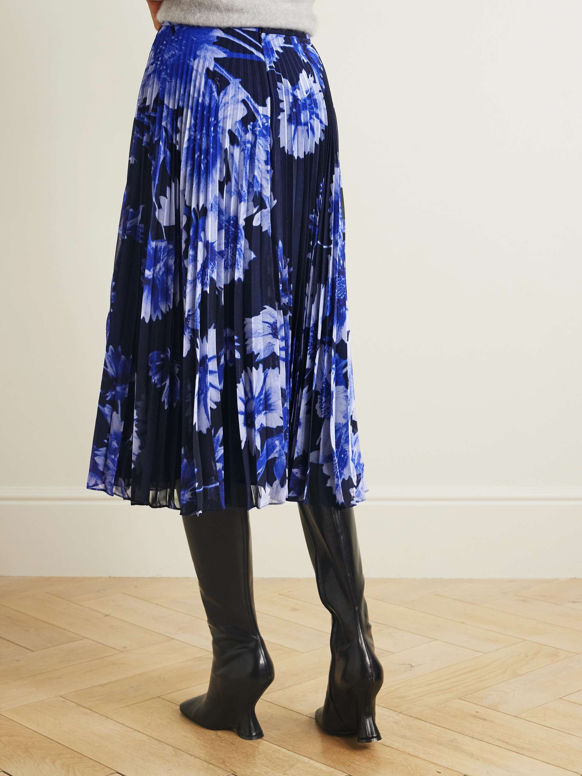 Troubridge floral-print pleated silk-voile midi skirt view