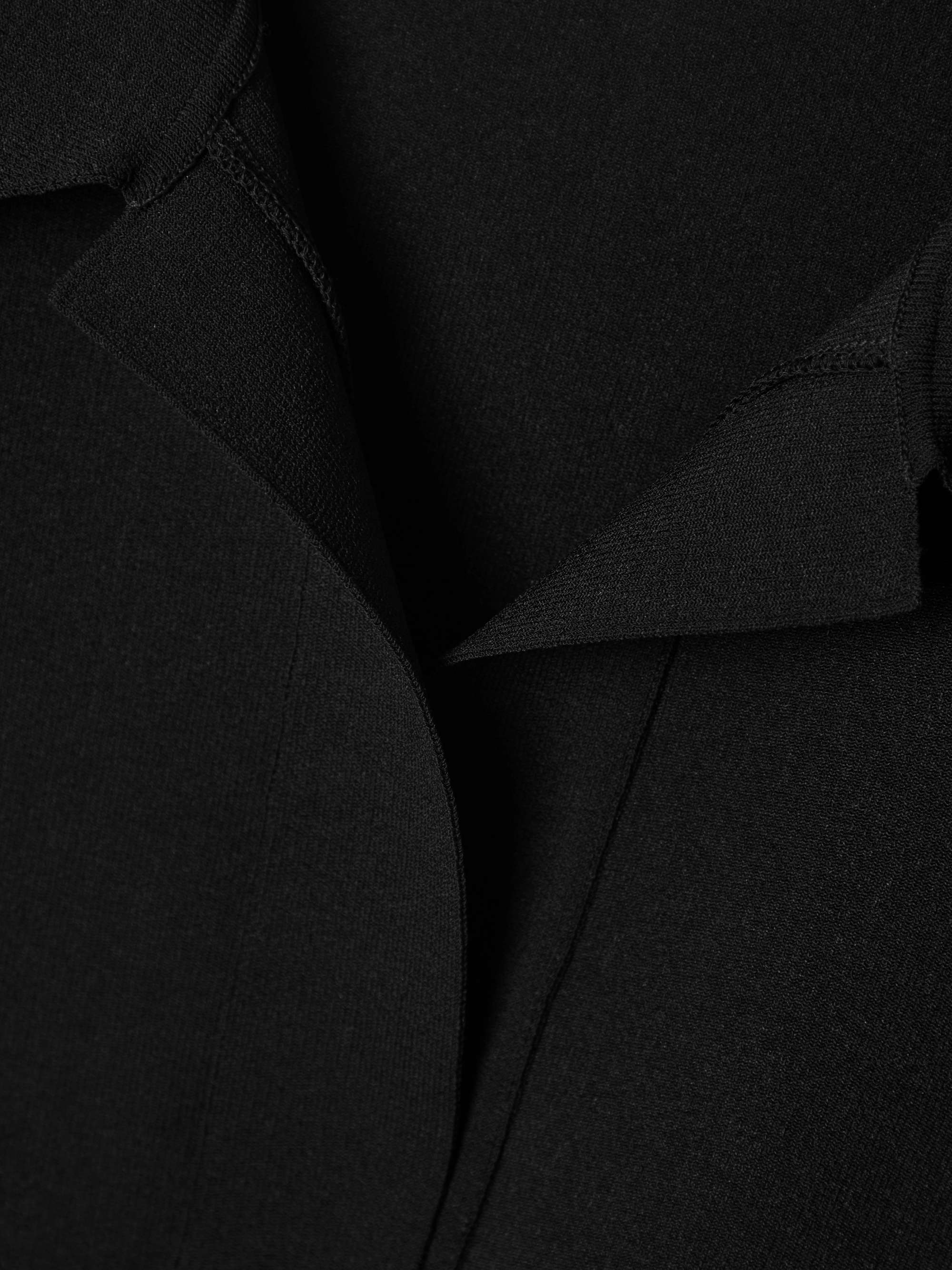 Oversized cropped knitted polo shirt view