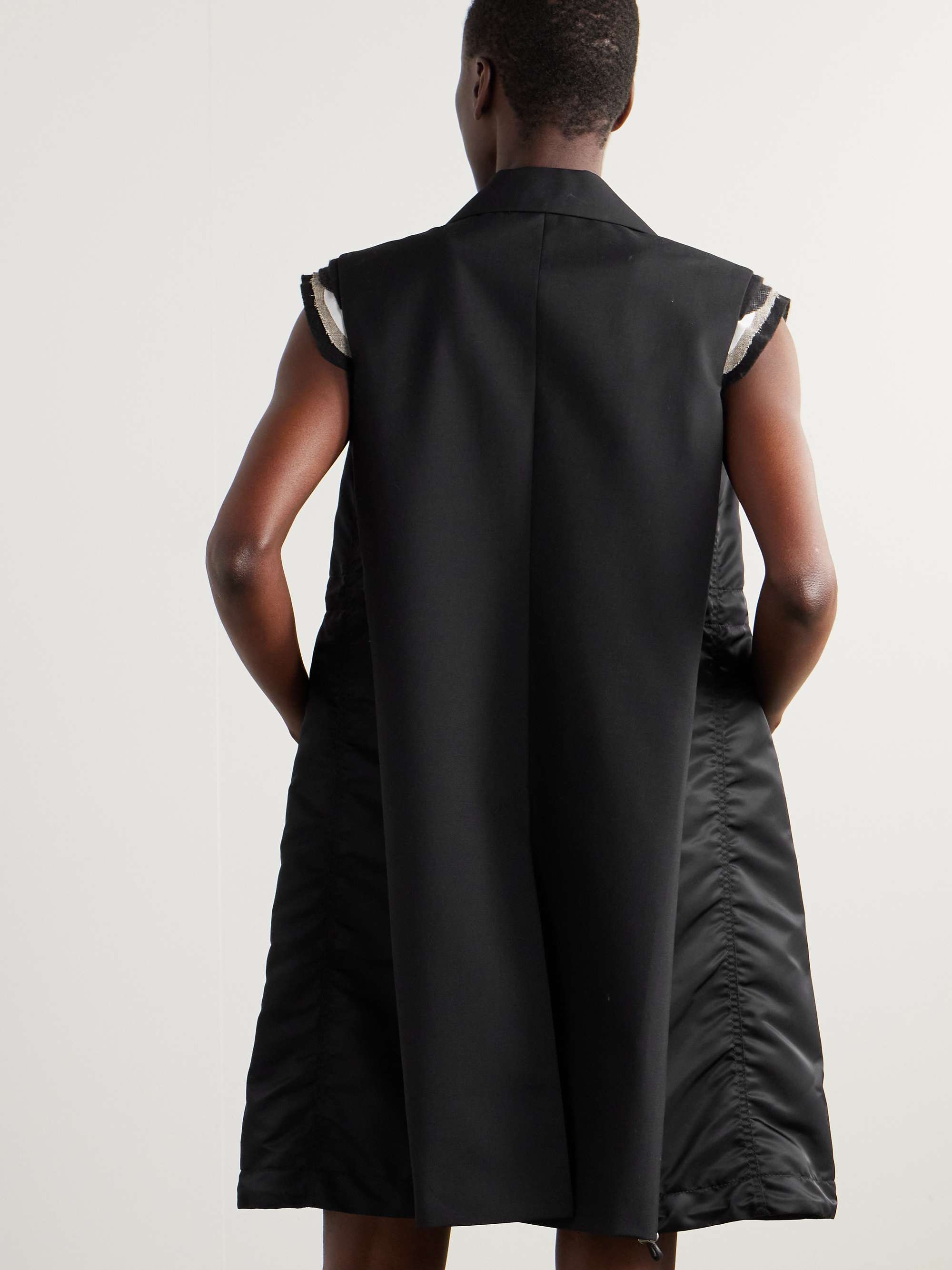 Canvas-trimmed grain de poudre and shell vest view