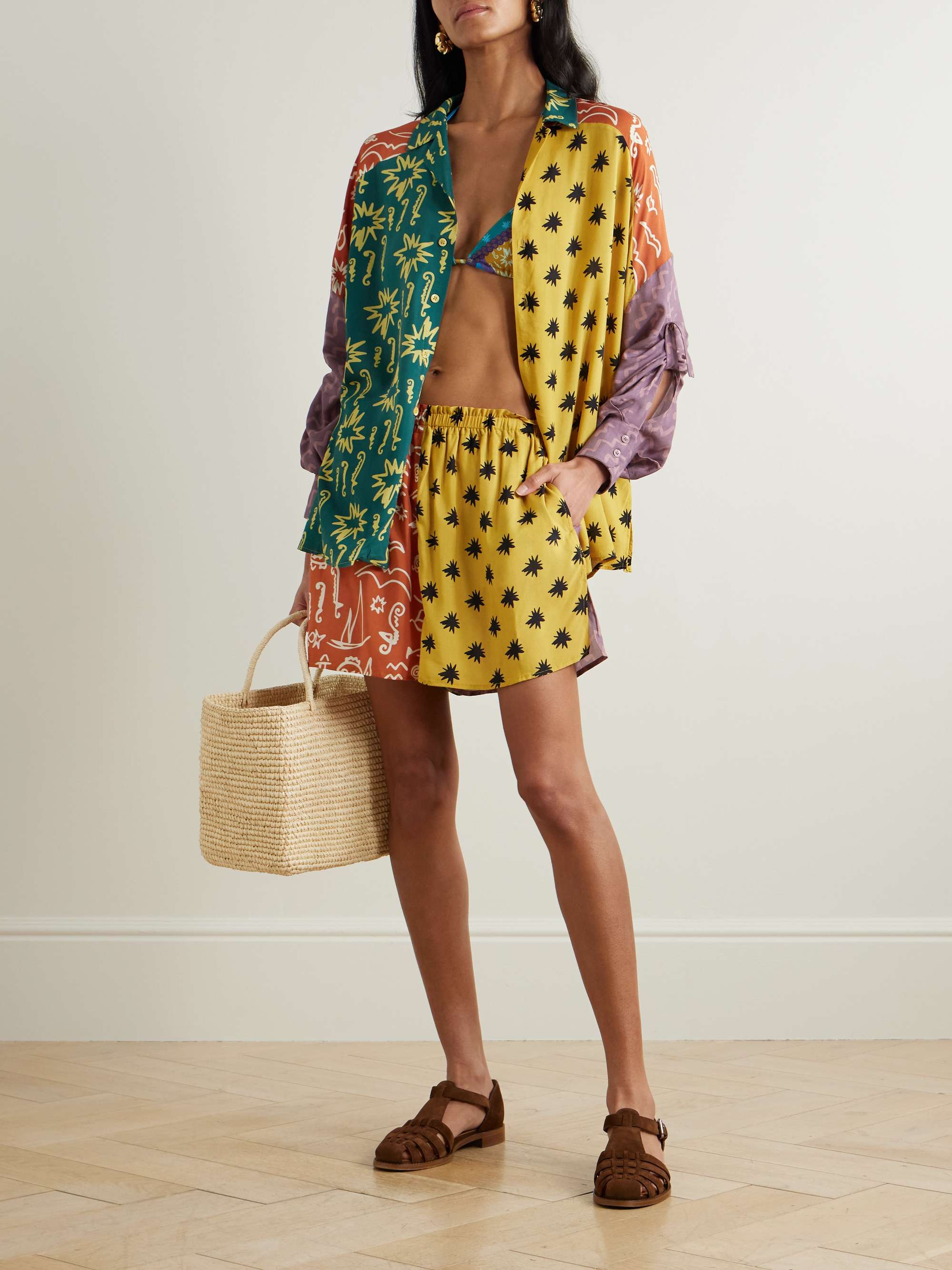 Estrellitas printed satin shorts view