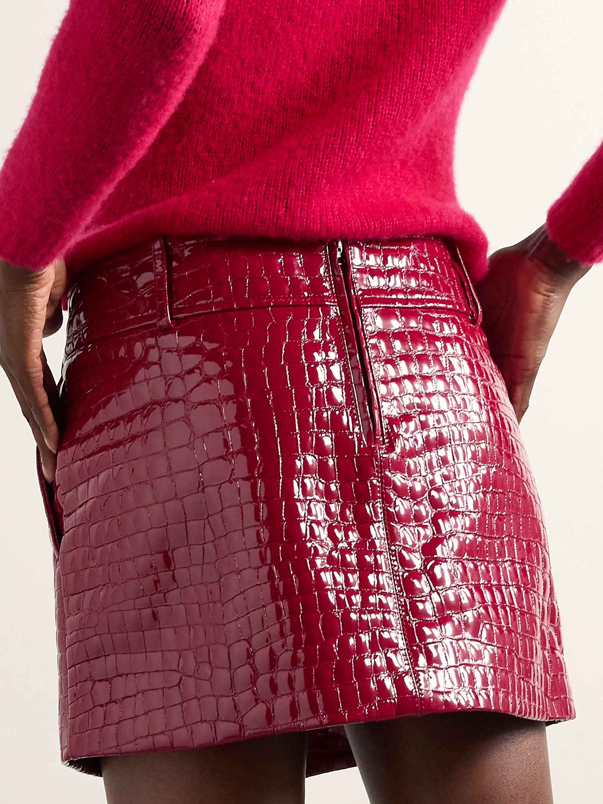 Croc-effect patent-leather mini skirt view