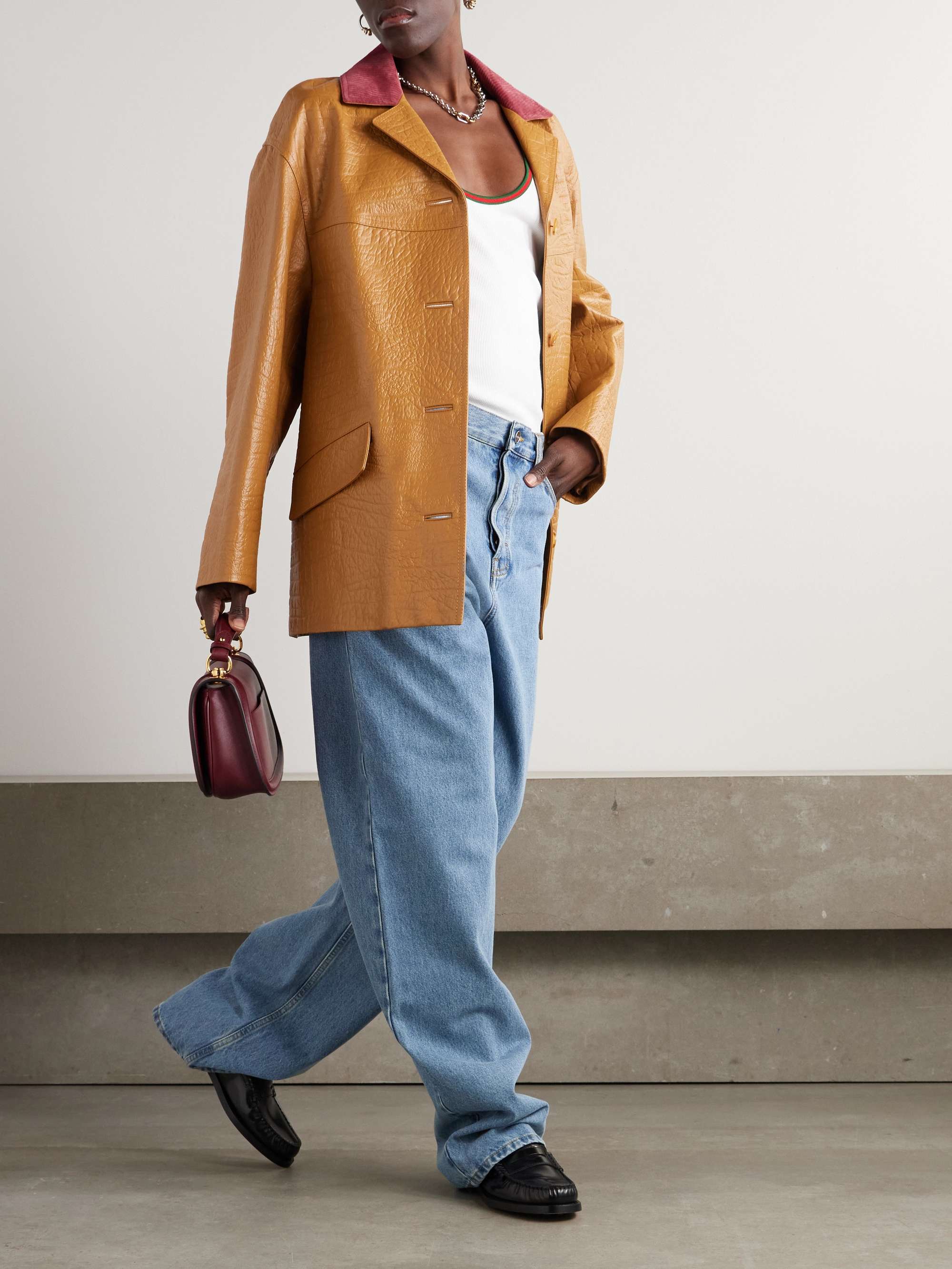 Low-rise boyfriend jeans view