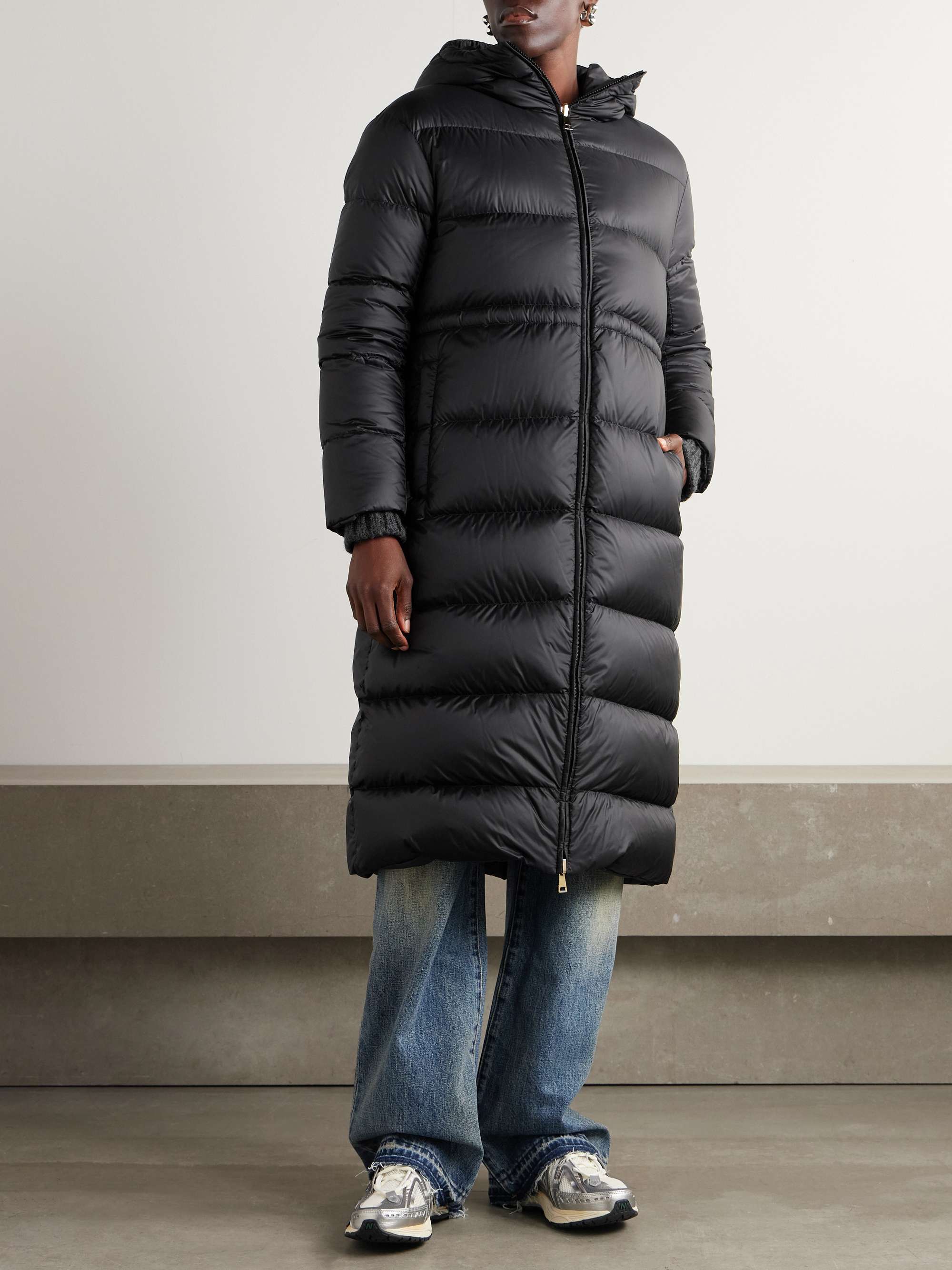 Boulogne reversible hooded quilted down coat view