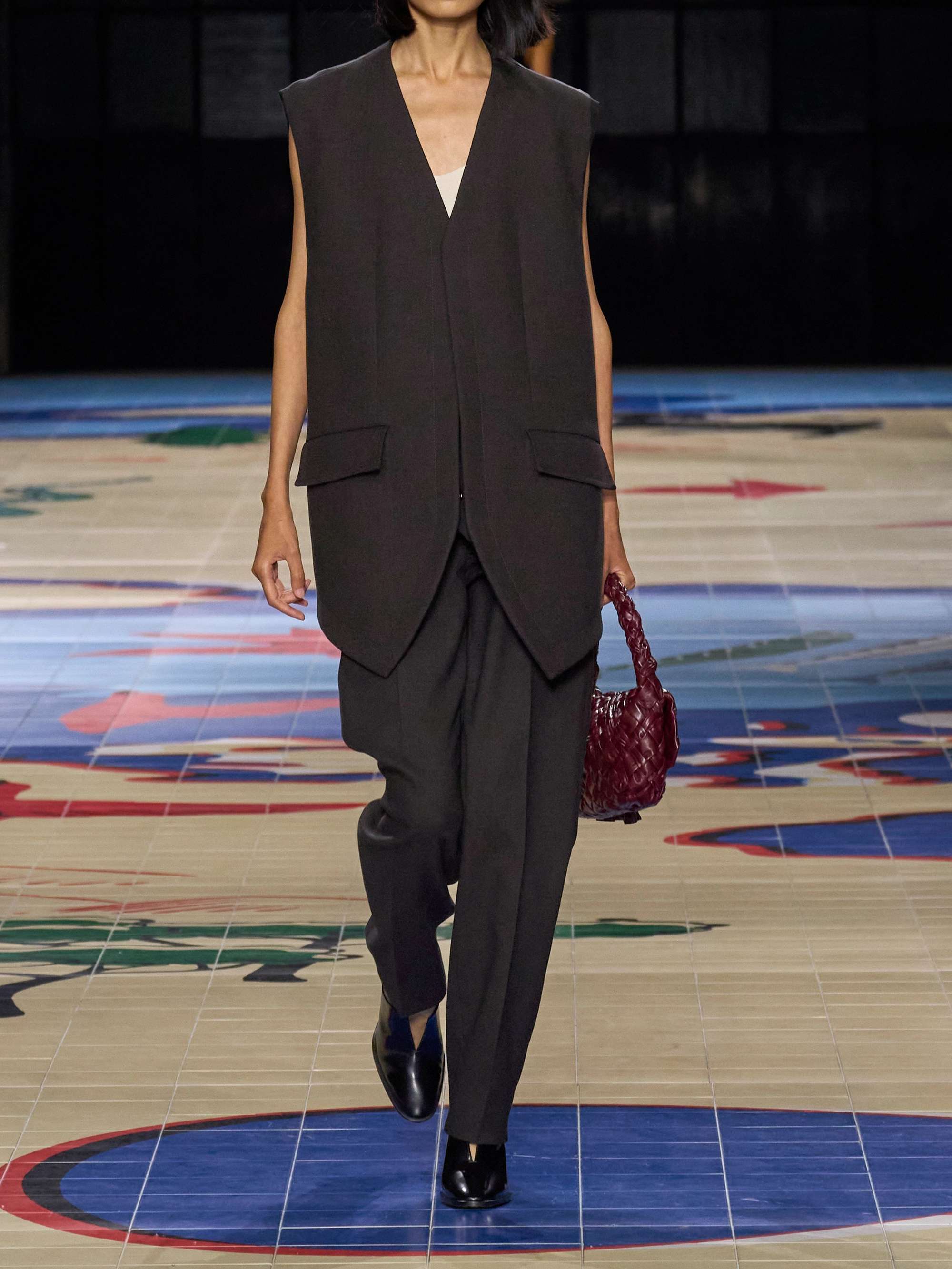 Cotton-blend crepe vest view