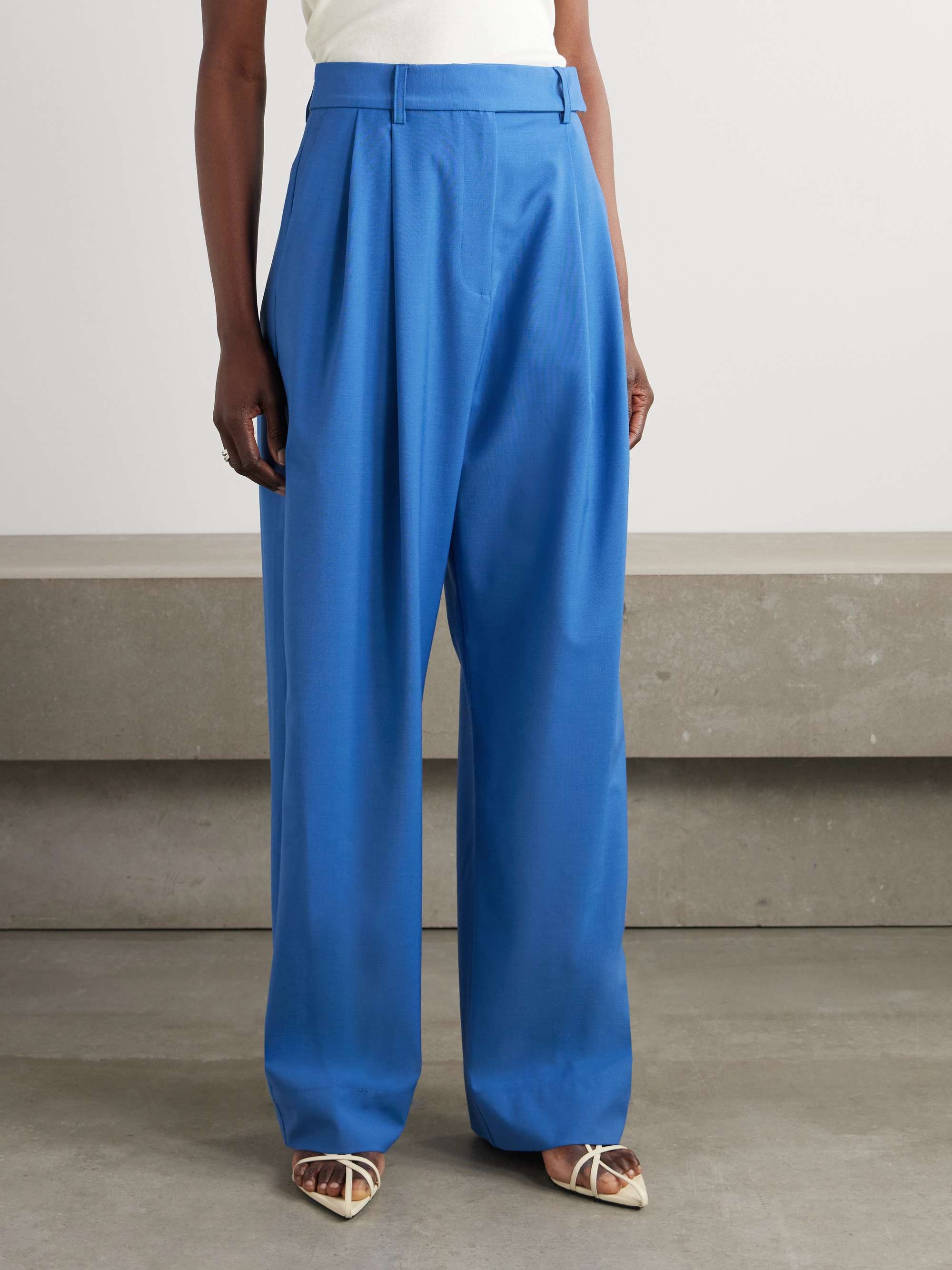 Pleated woven pants view