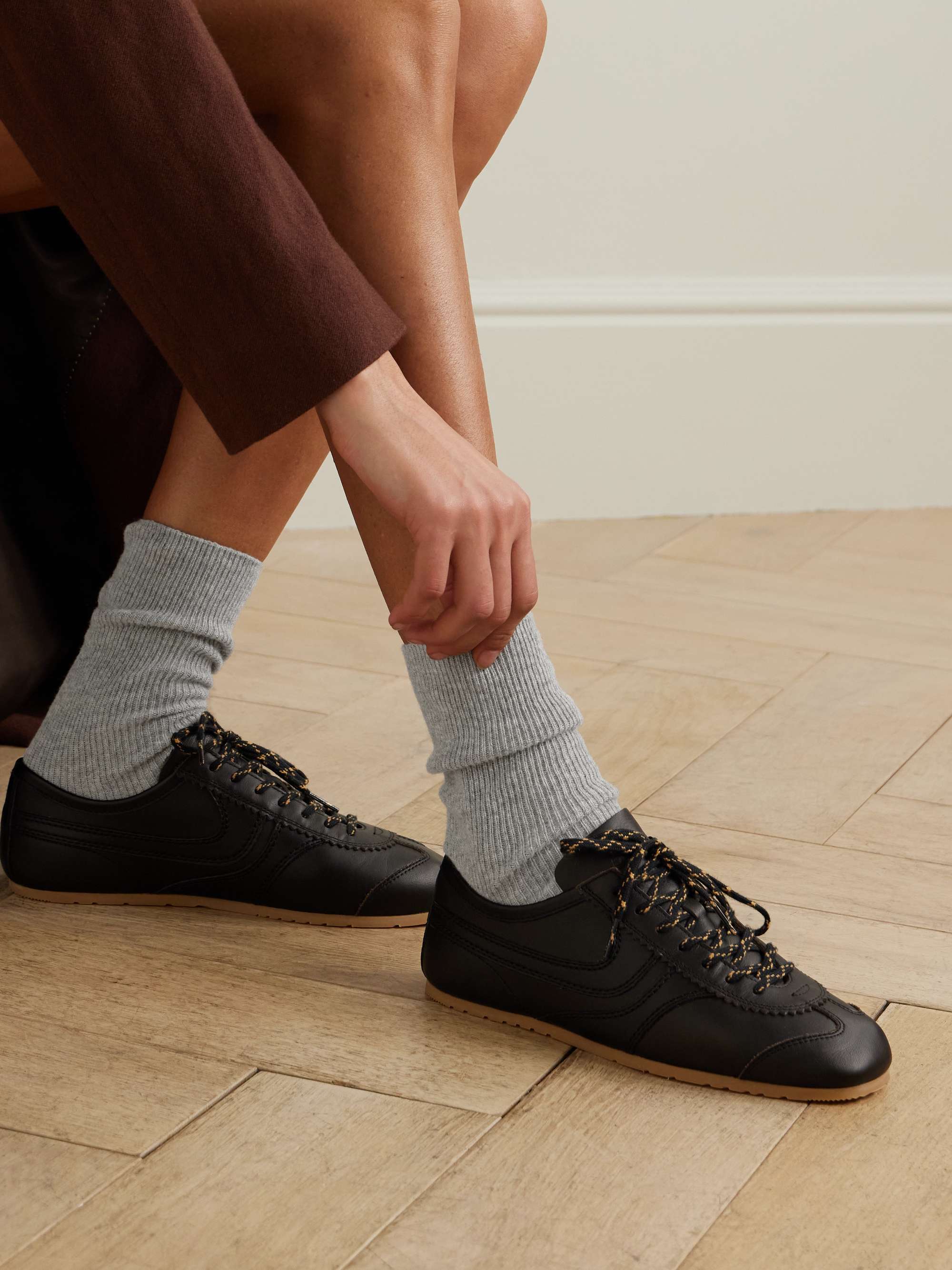 Ribbed cashmere-blend socks view