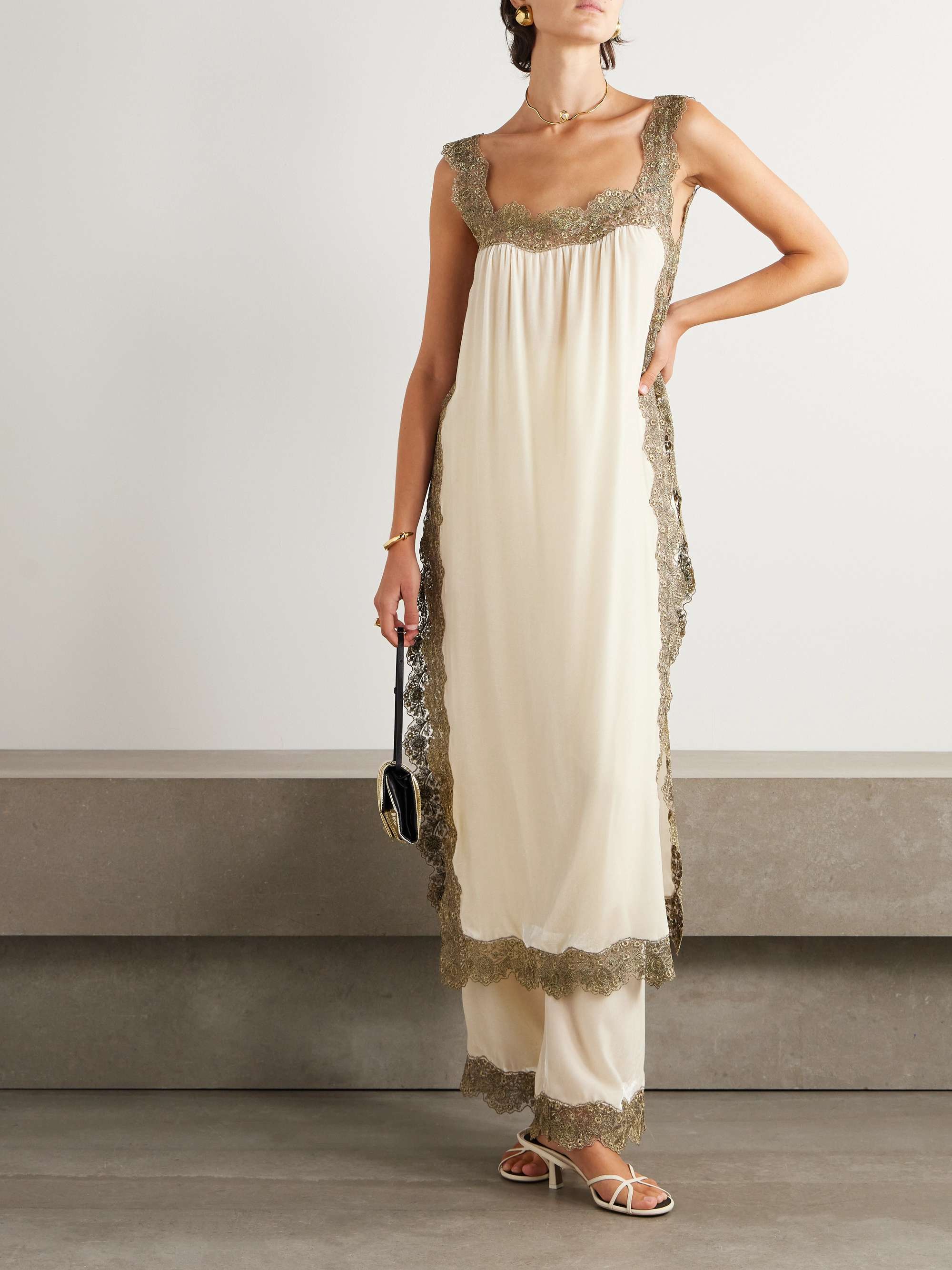 Fiocco embroidered tulle-trimmed velvet tunic view