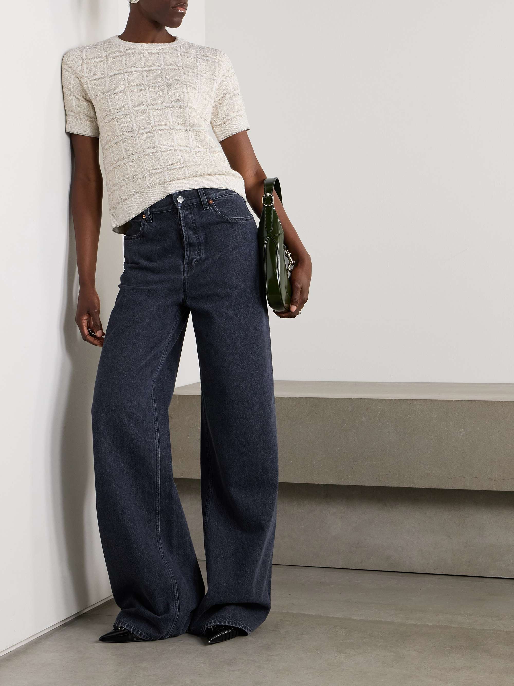 Low-rise wide-leg jeans view