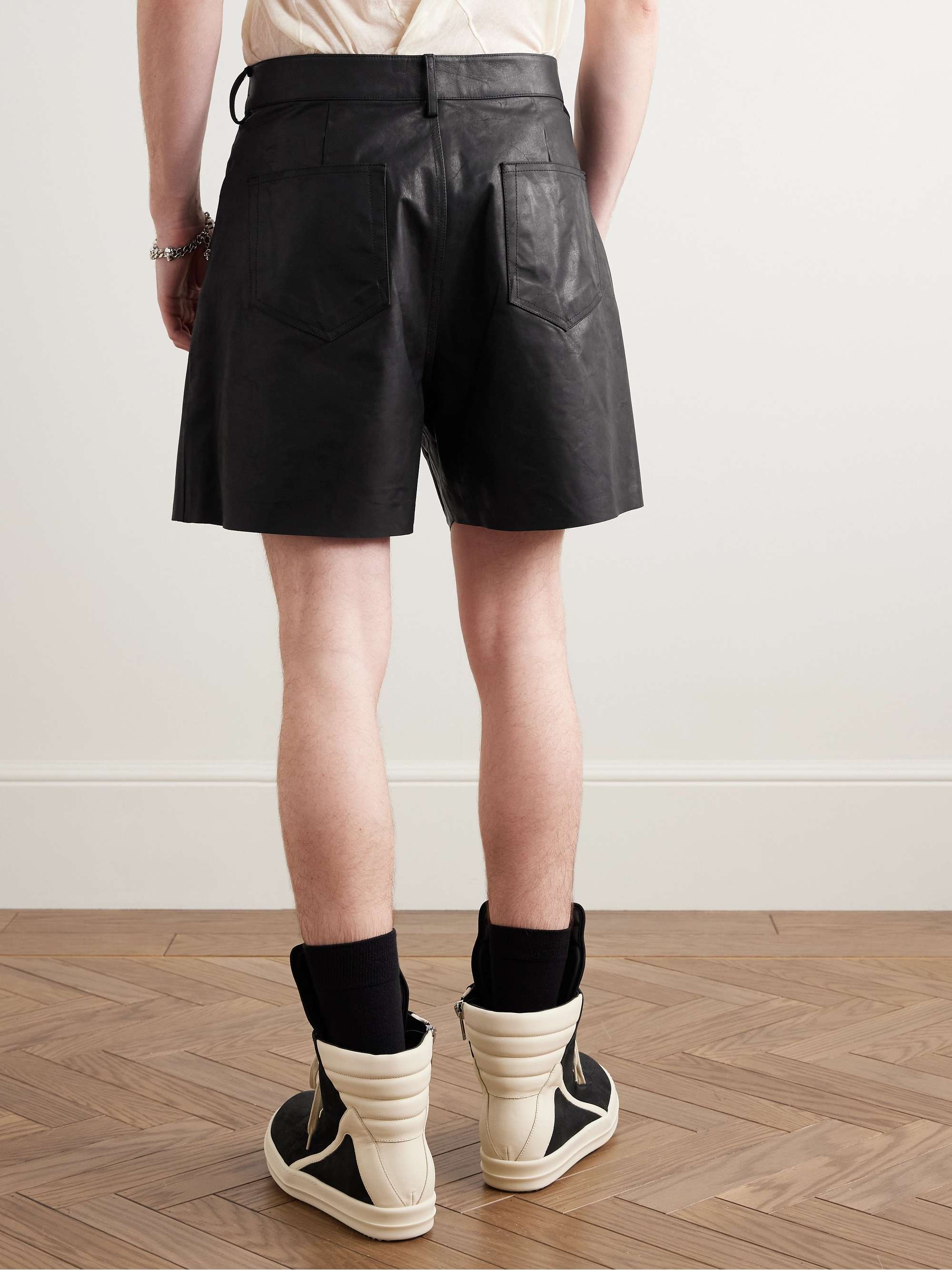 Geth Wide-Leg Leather Shorts view