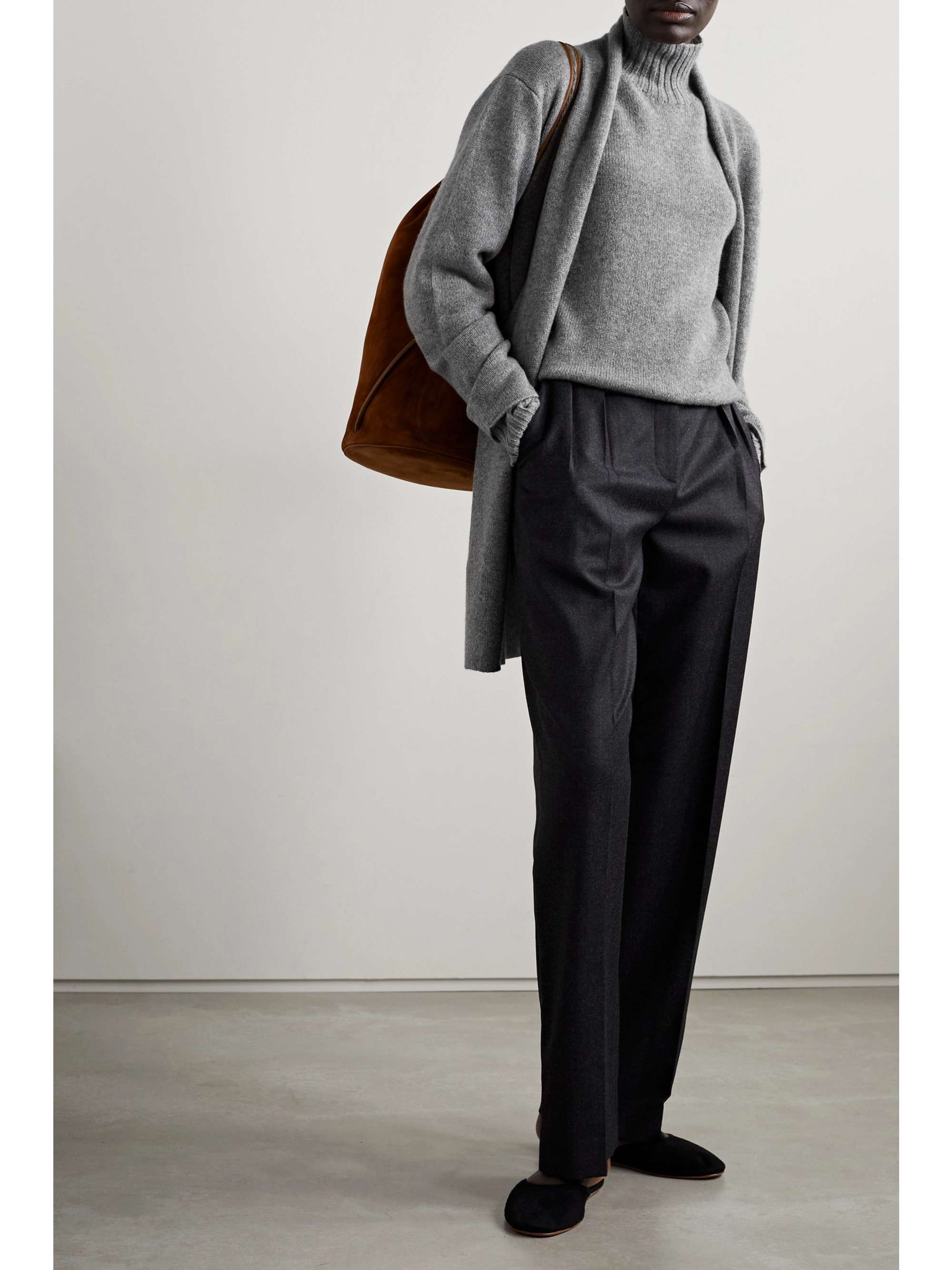 Essentials Kensington cashmere turtleneck sweater view
