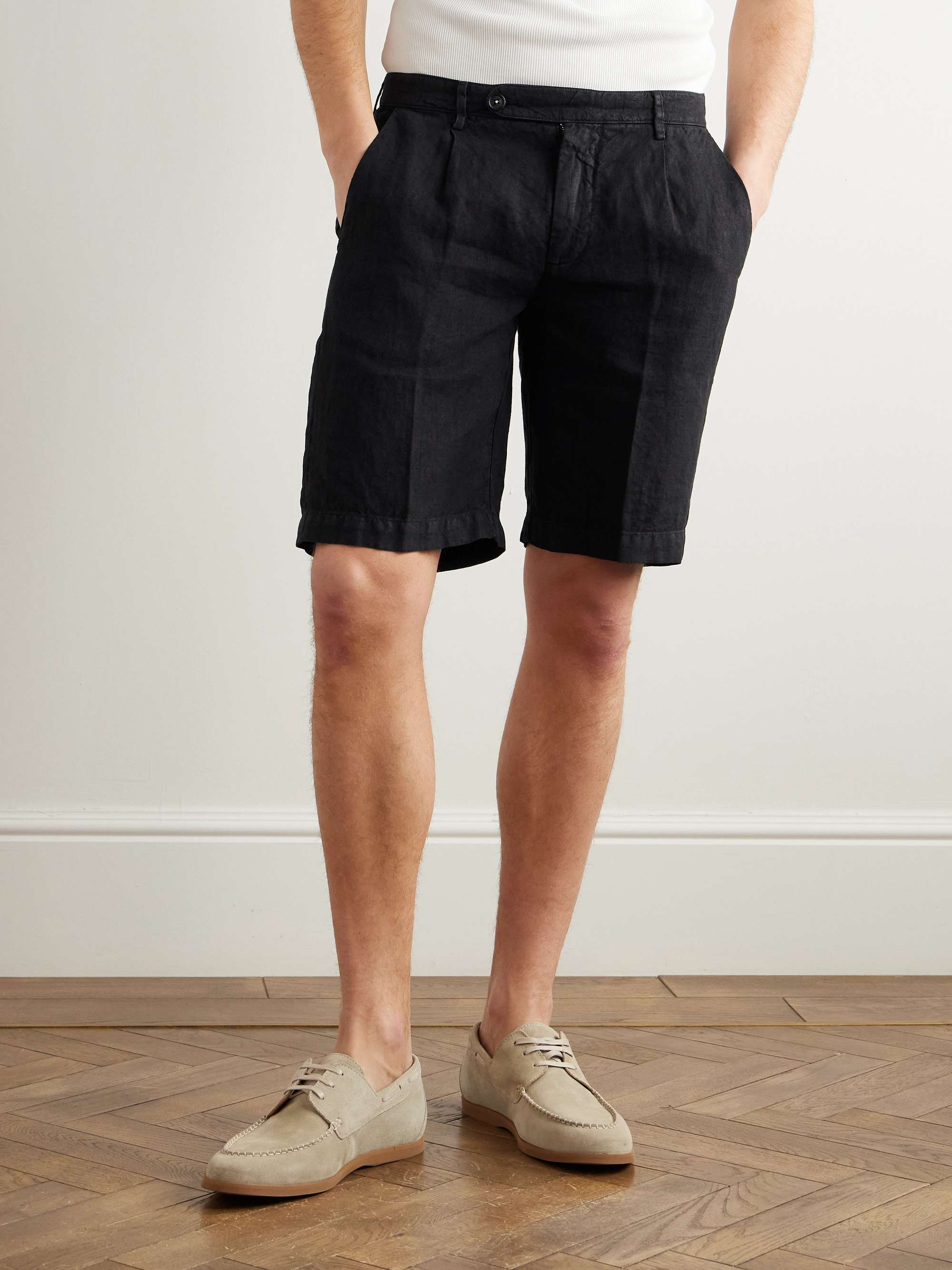 Alaccia Straight-Leg Pleated Linen Shorts view