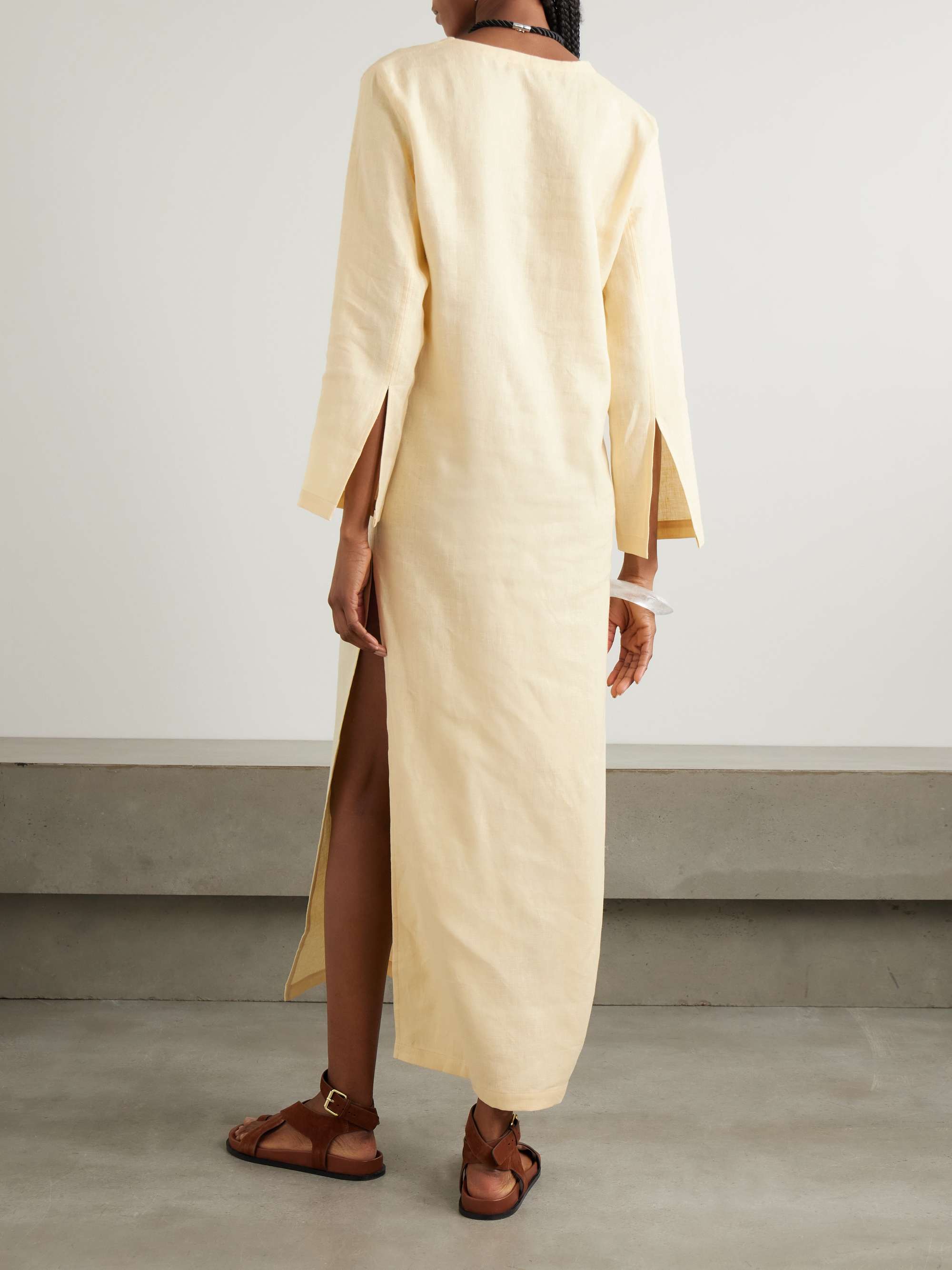 Pearl-embellished linen kaftan view