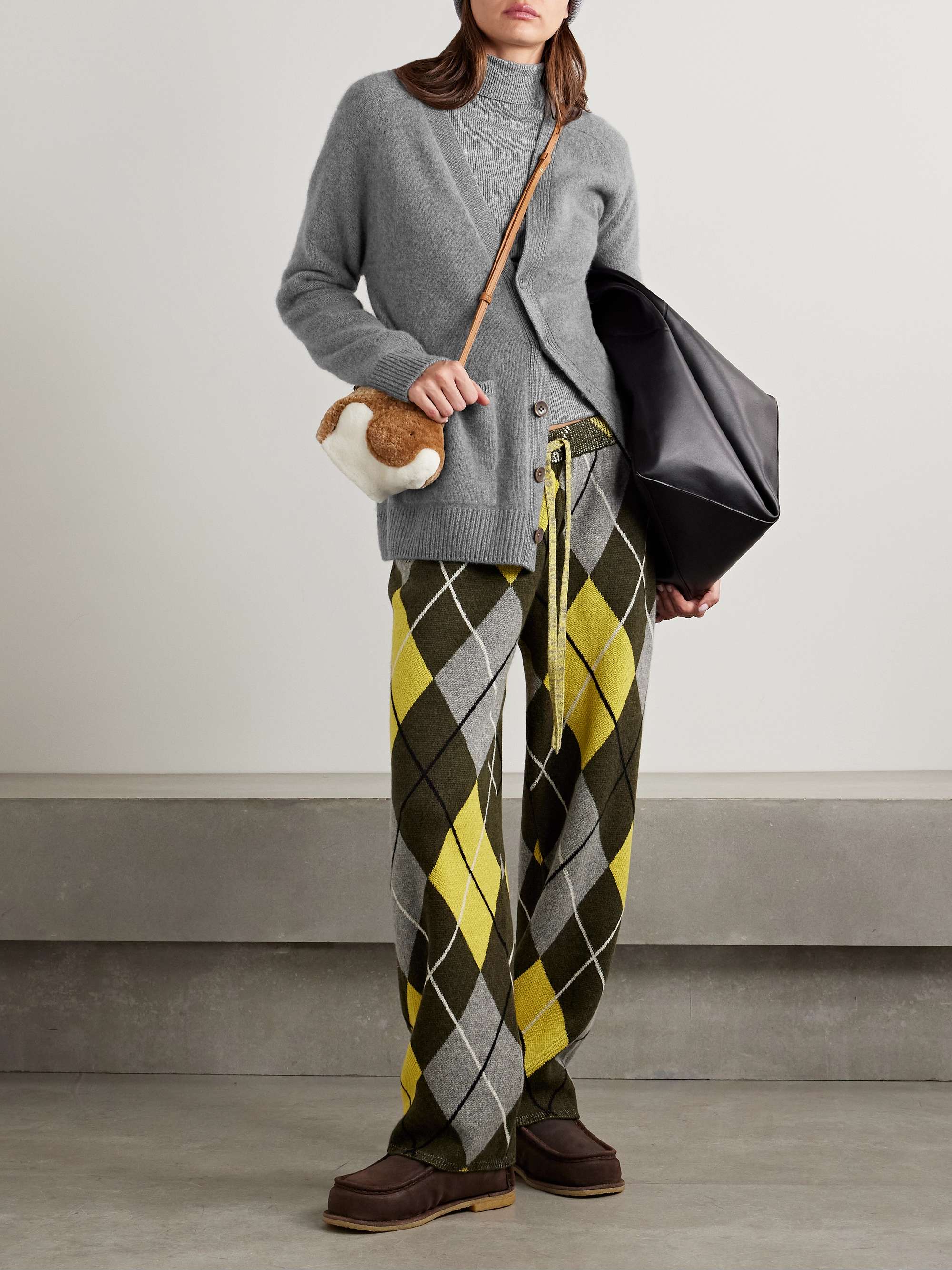 Delicash ribbed cashmere and silk-blend turtleneck sweater view