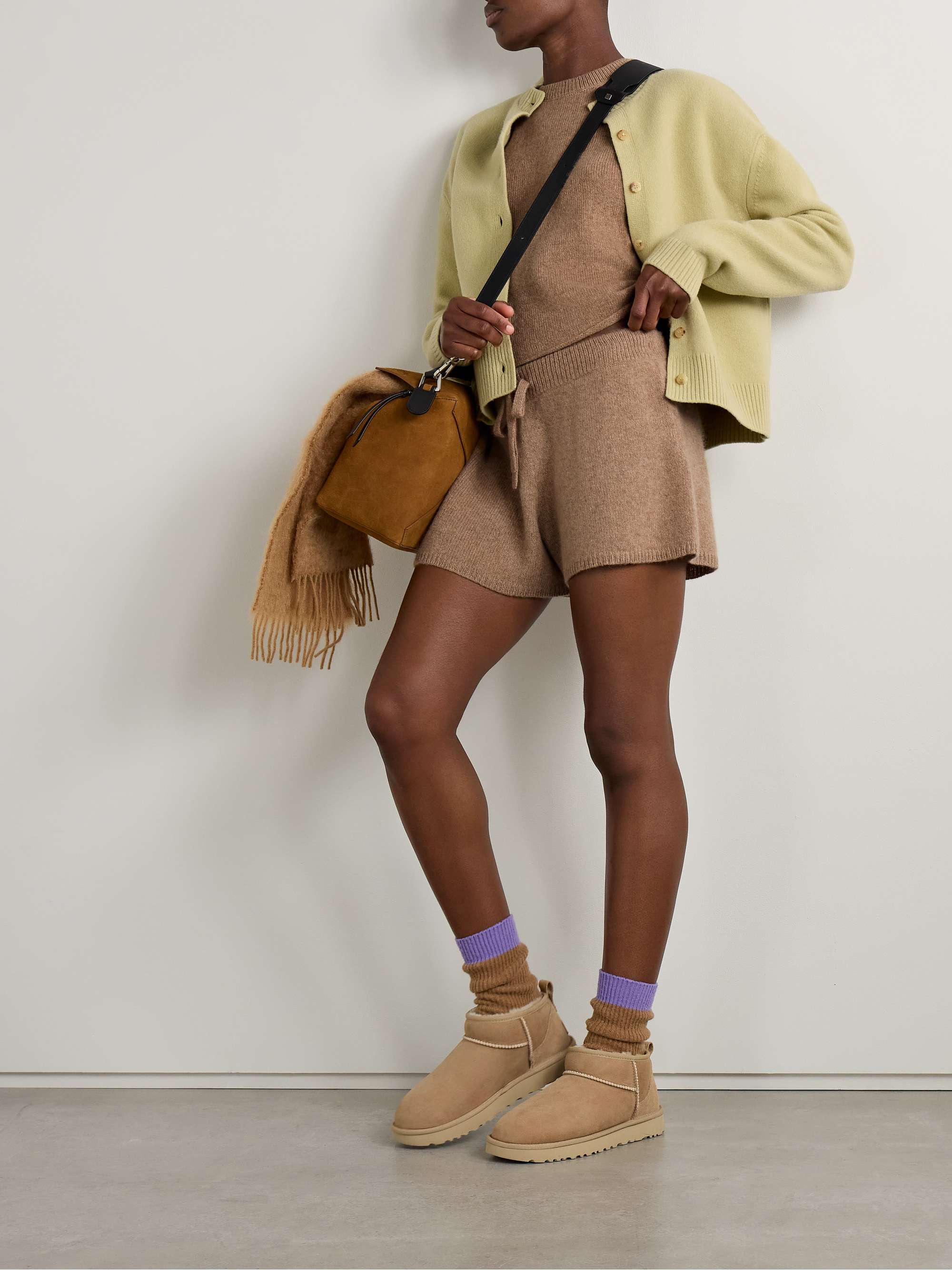 Cashmere shorts view