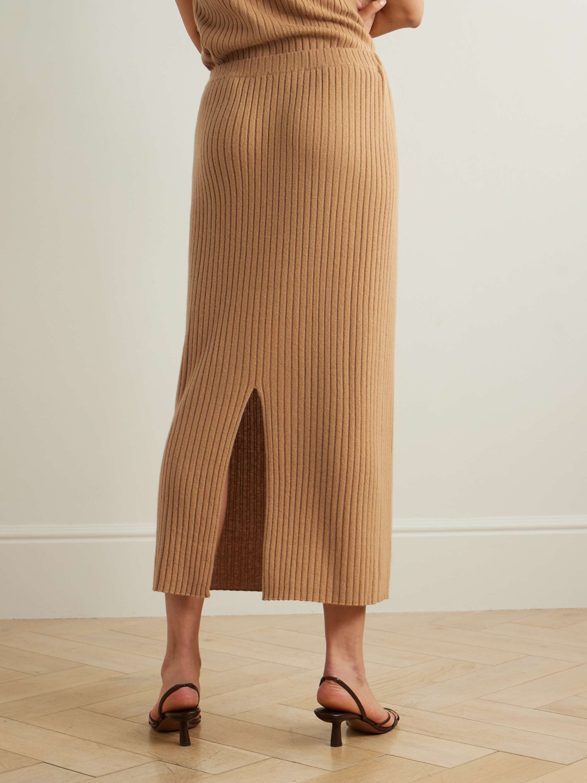 Ribbed cashmere maxi skirt view