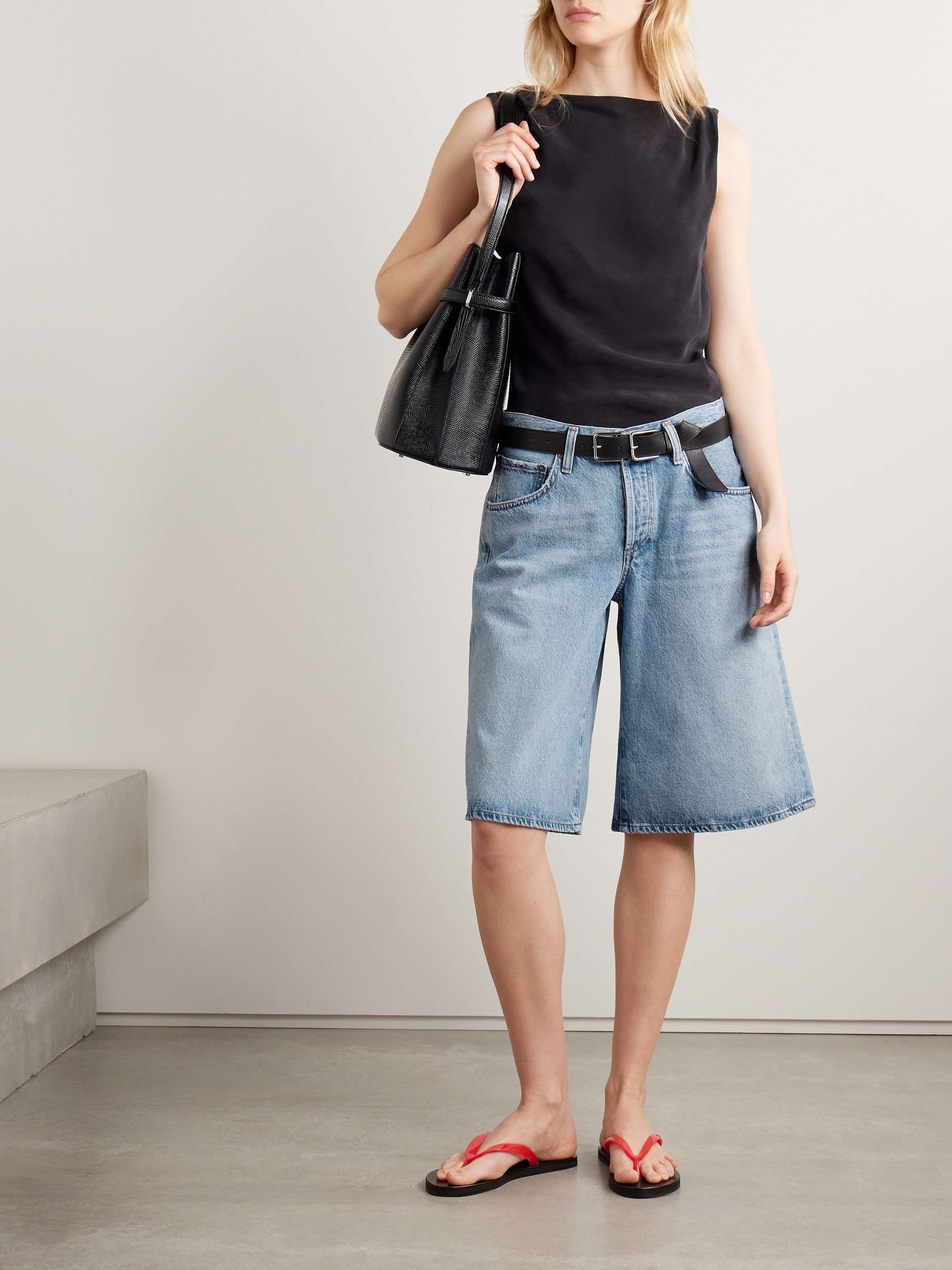 Baggy V-Waist denim shorts view