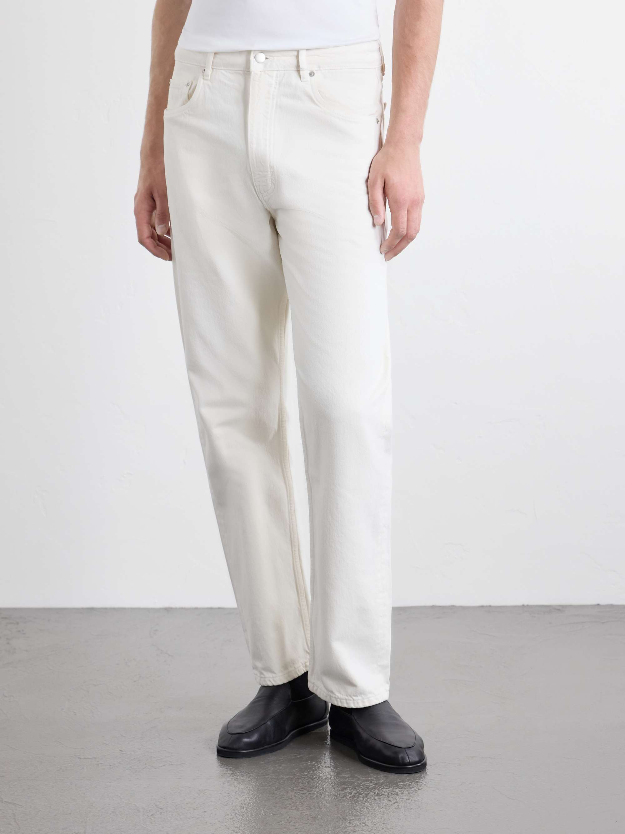 Riso Straight-Leg Jeans view