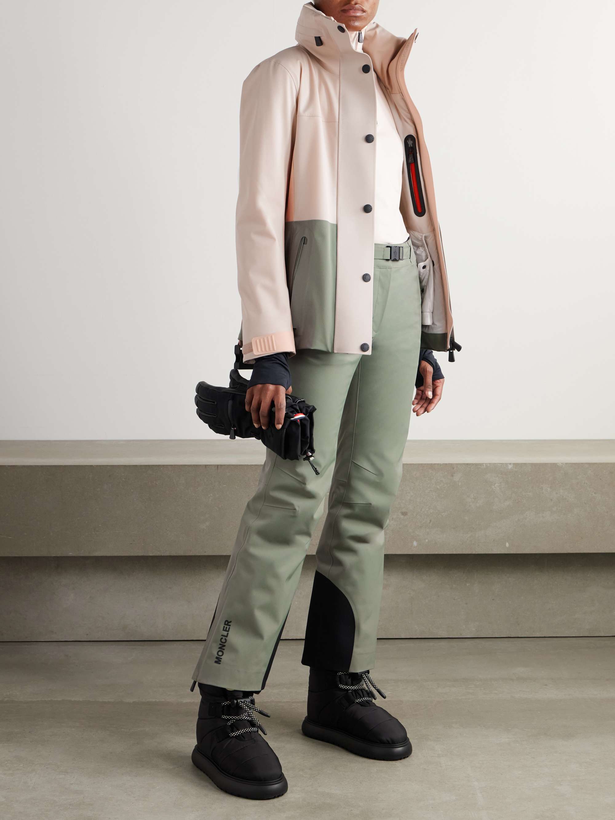 Belted ski pants view