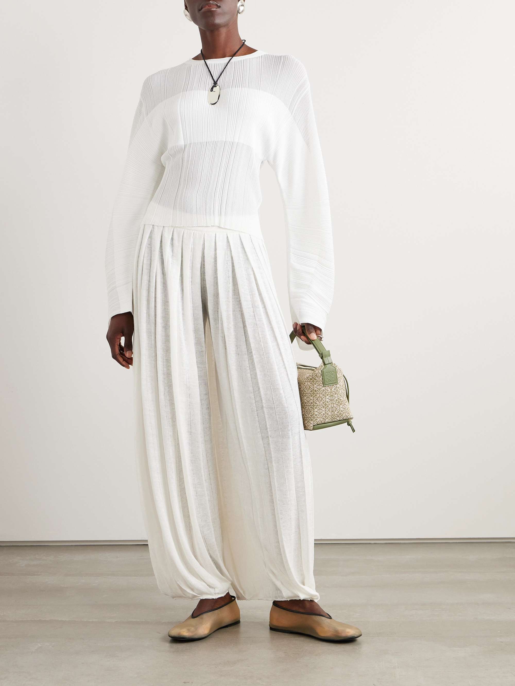 Wide-leg pleated linen pants view