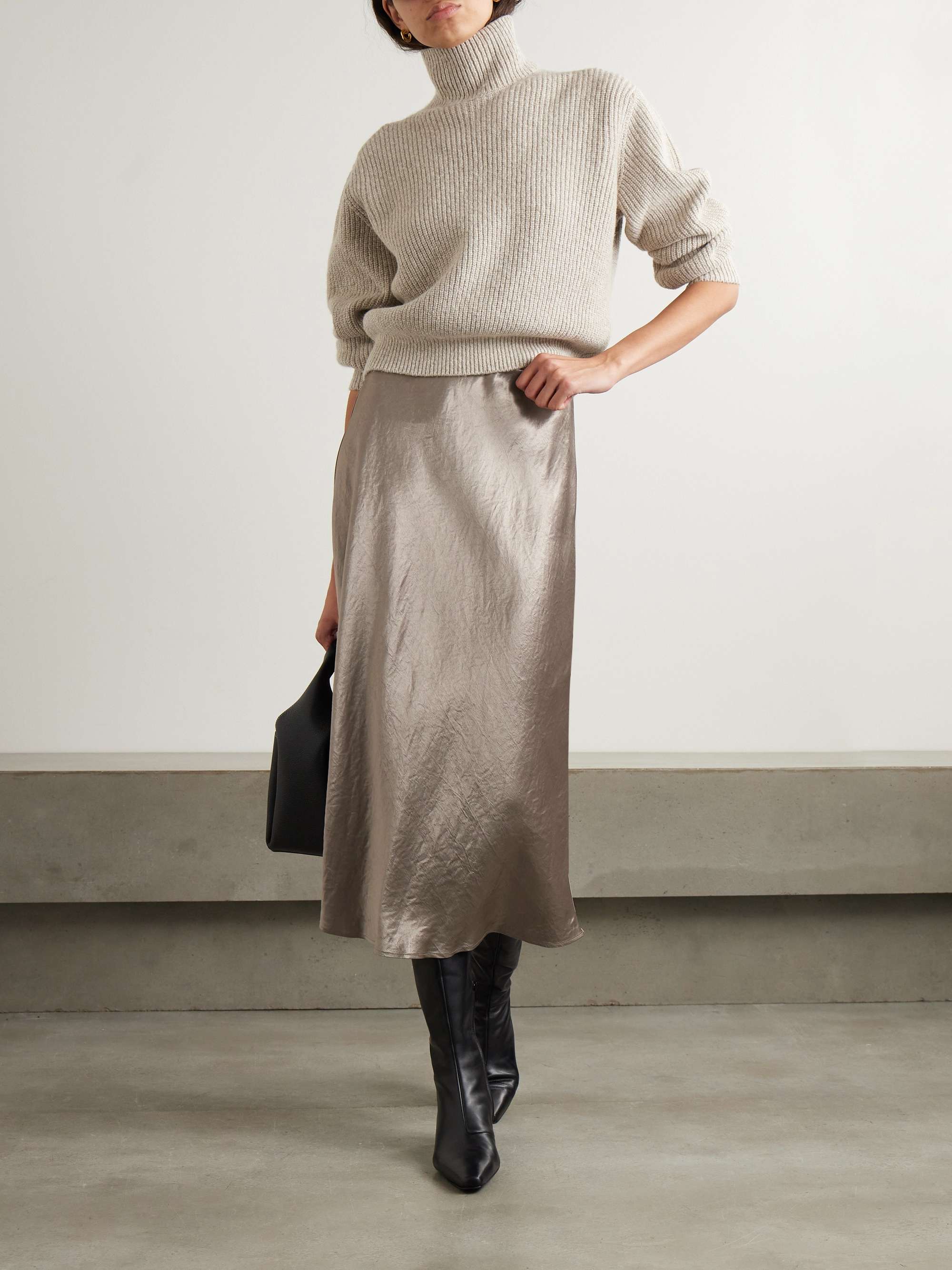 Cashmere turtleneck sweater view