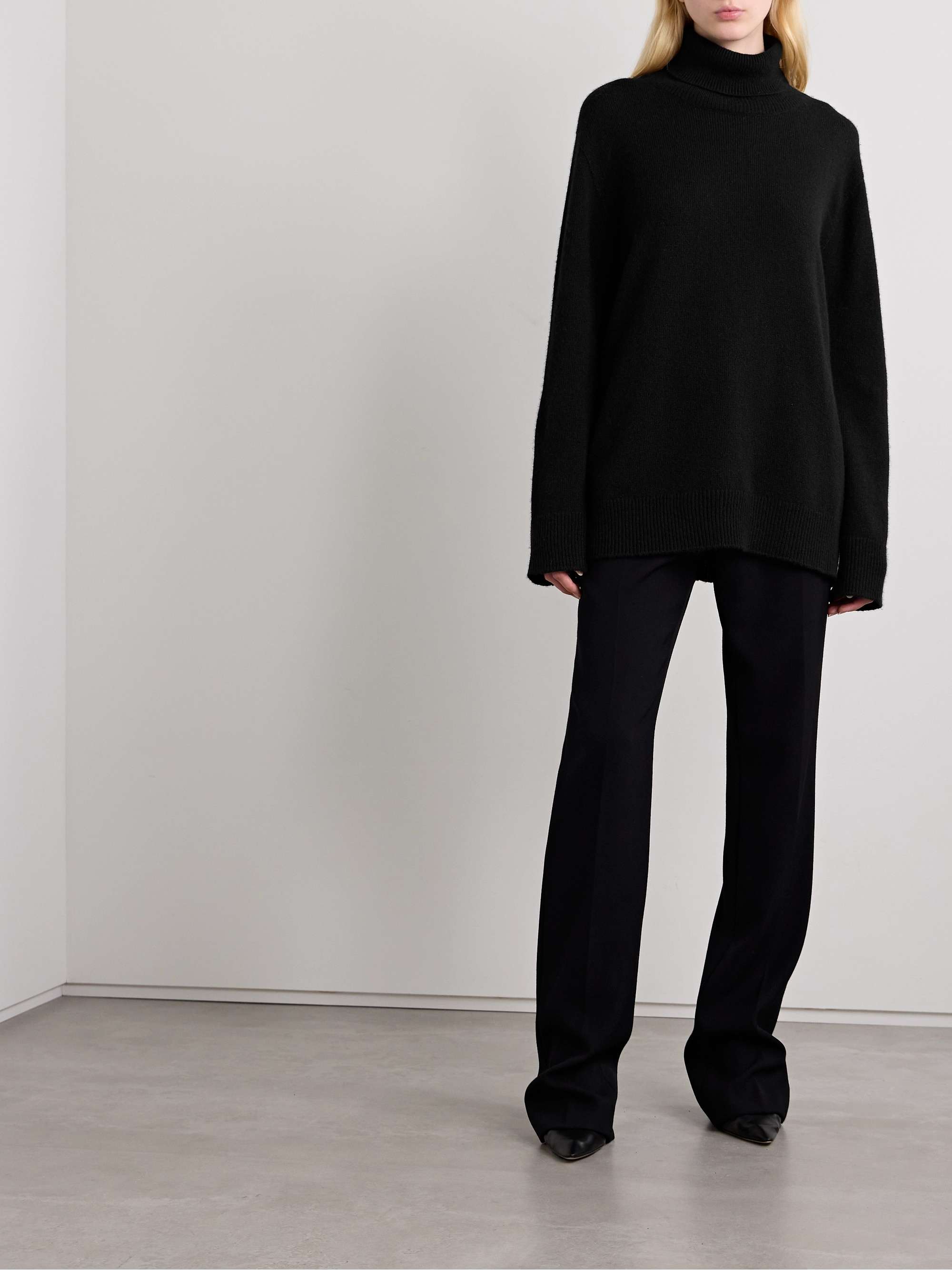 Hepny cashmere turtleneck sweater view