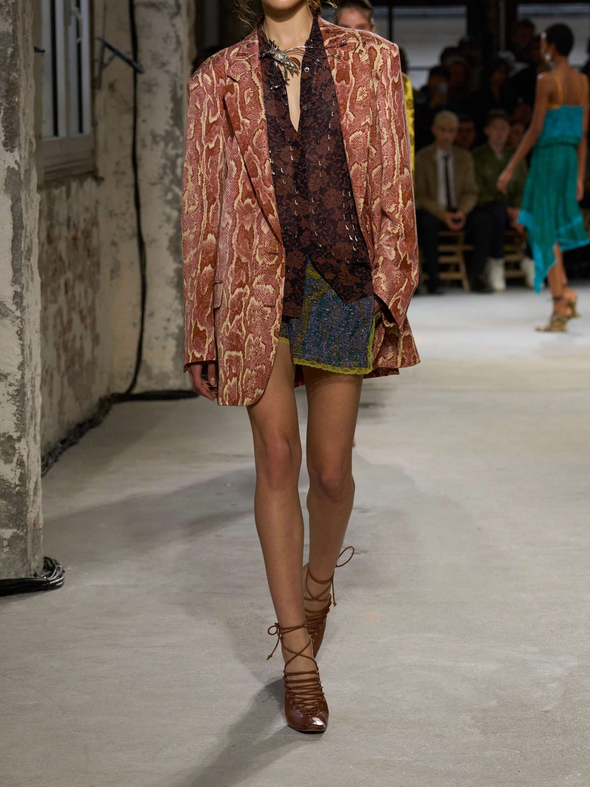 Floral-print crepe de chine shirt view