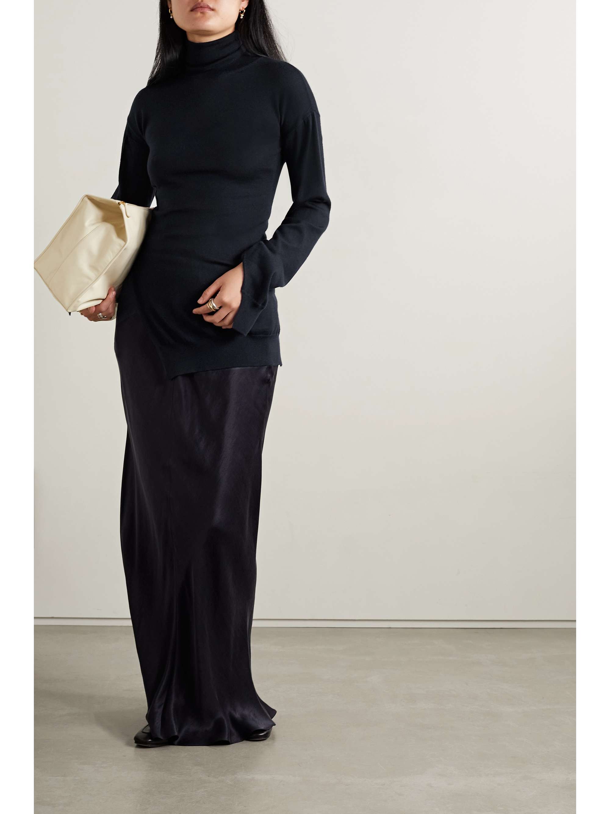 Nomi cashmere turtleneck sweater view