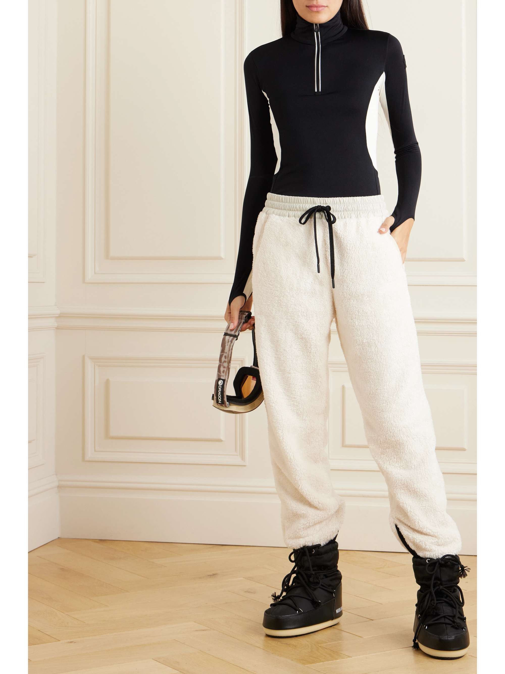Two-tone stretch-jersey base layer view