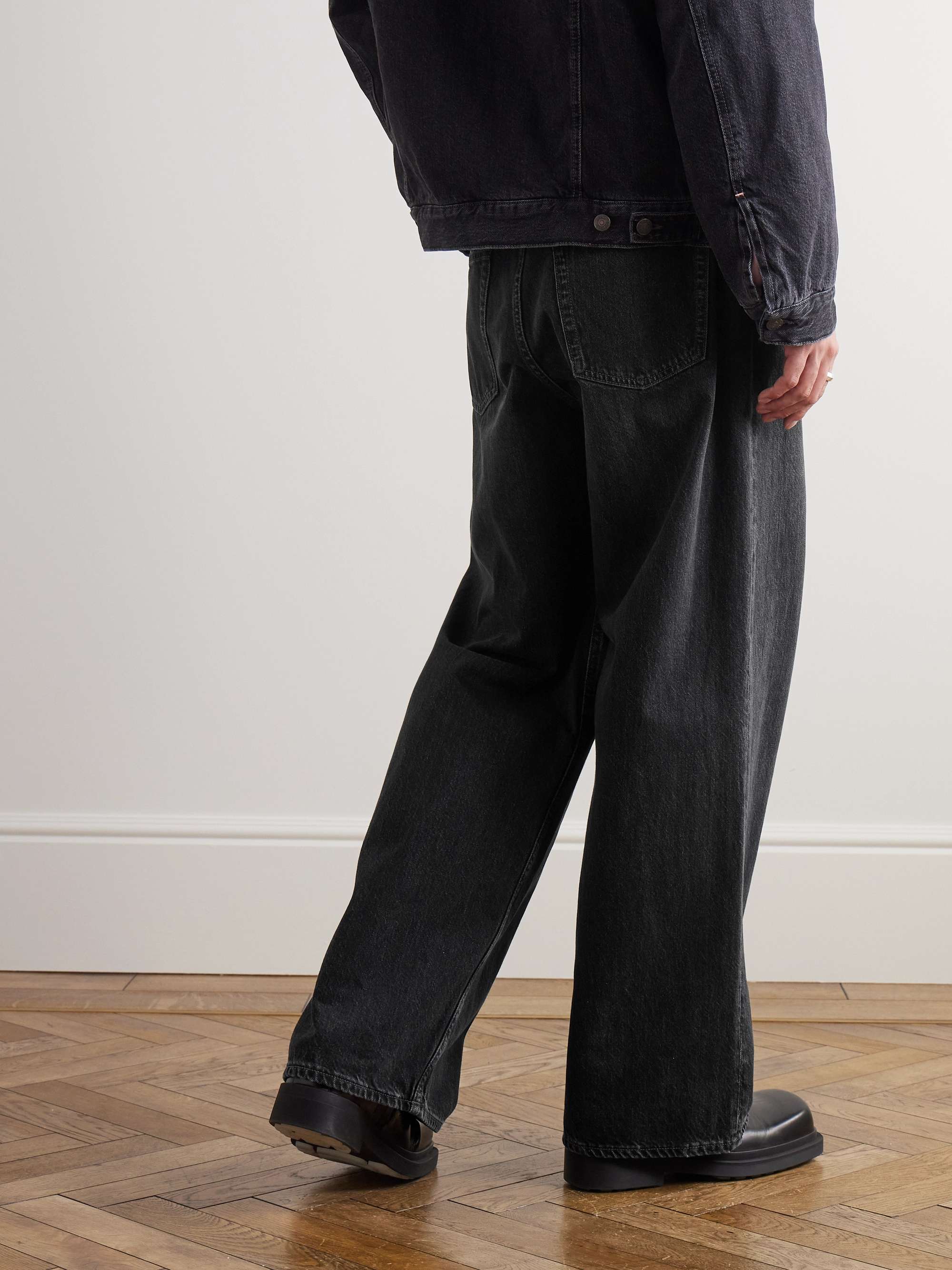 1981M Straight-Leg Jeans view