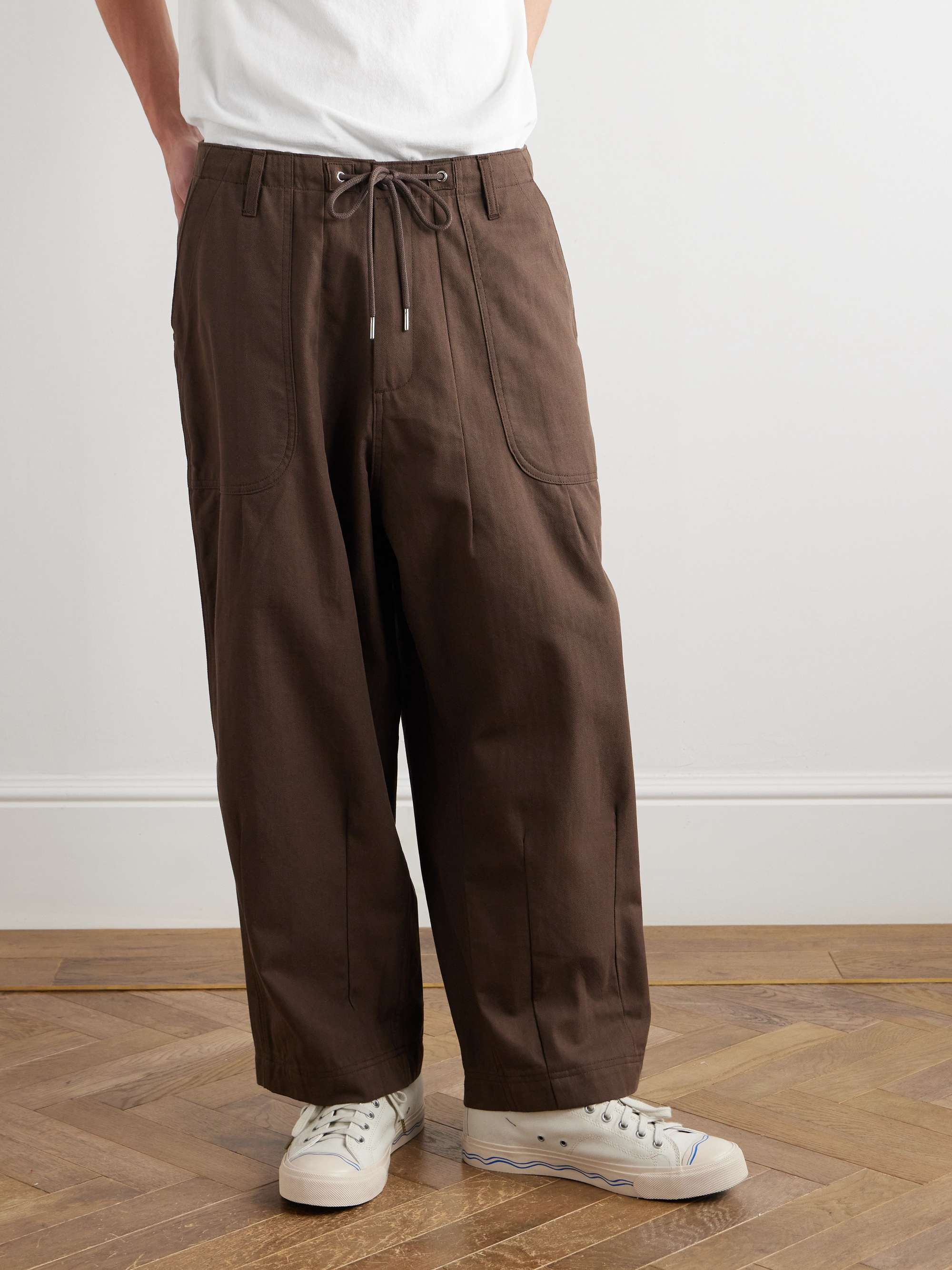 Wide-Leg Pleated Herringbone Cotton Trousers view