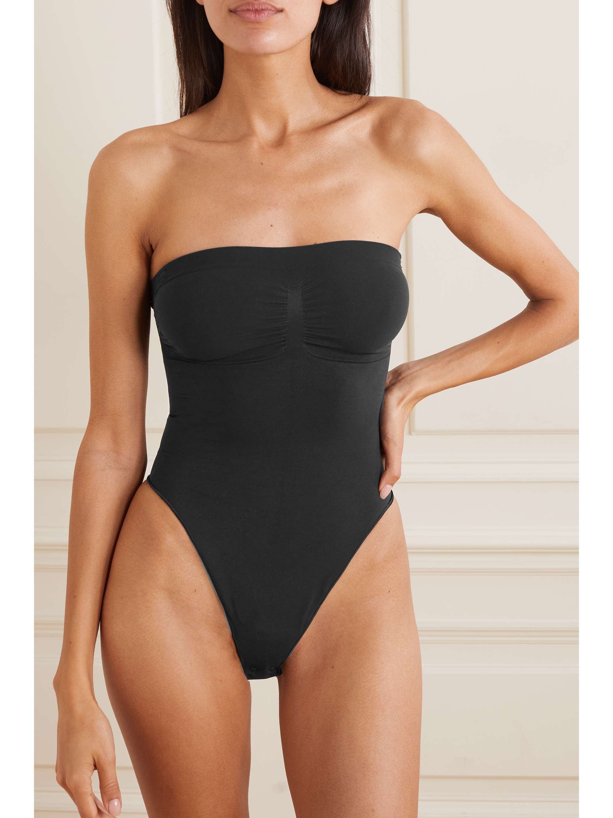Seamless Sculpt strapless thong bodysuit view