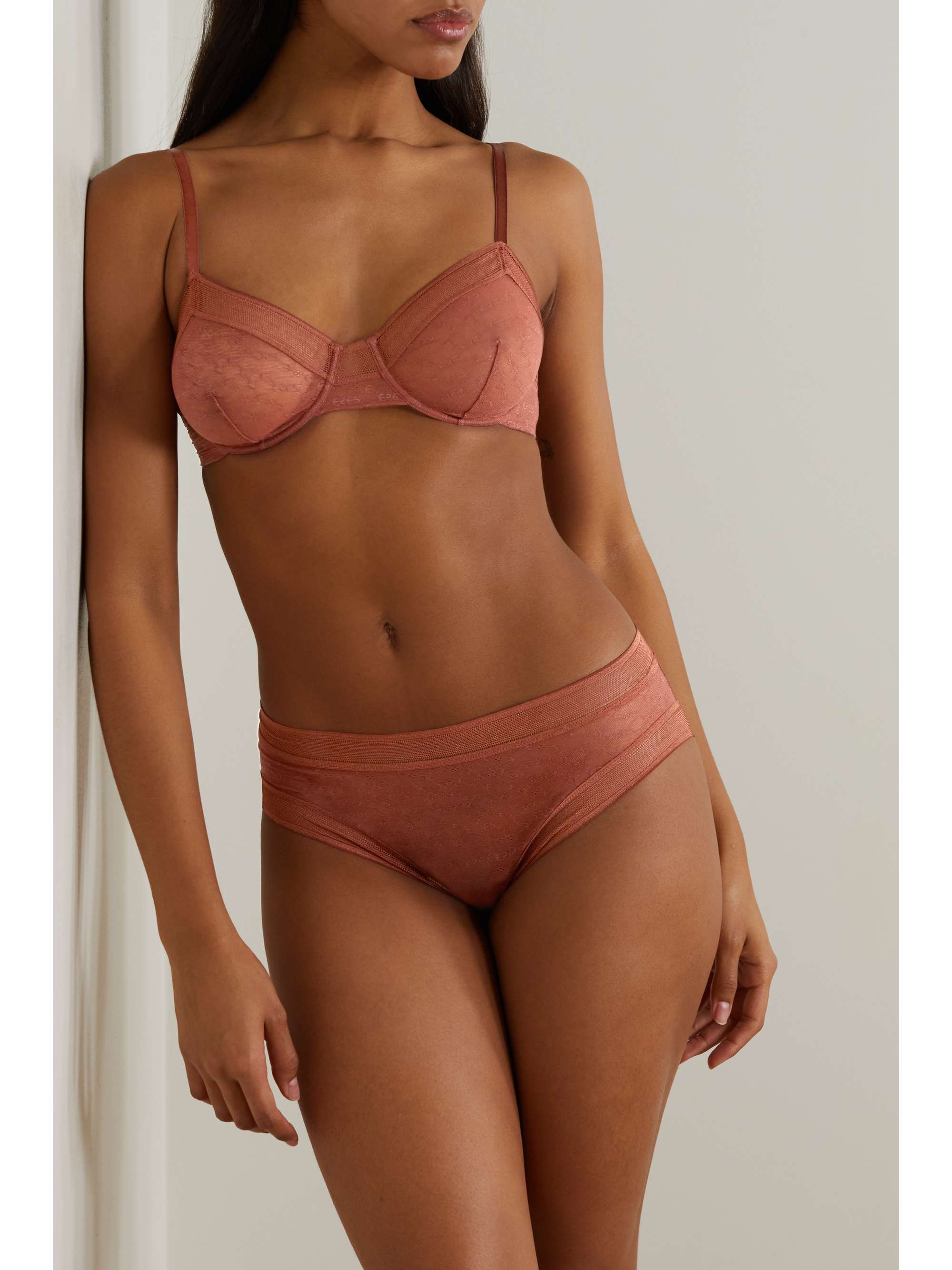 Positive stretch jacquard-lace underwired bra view