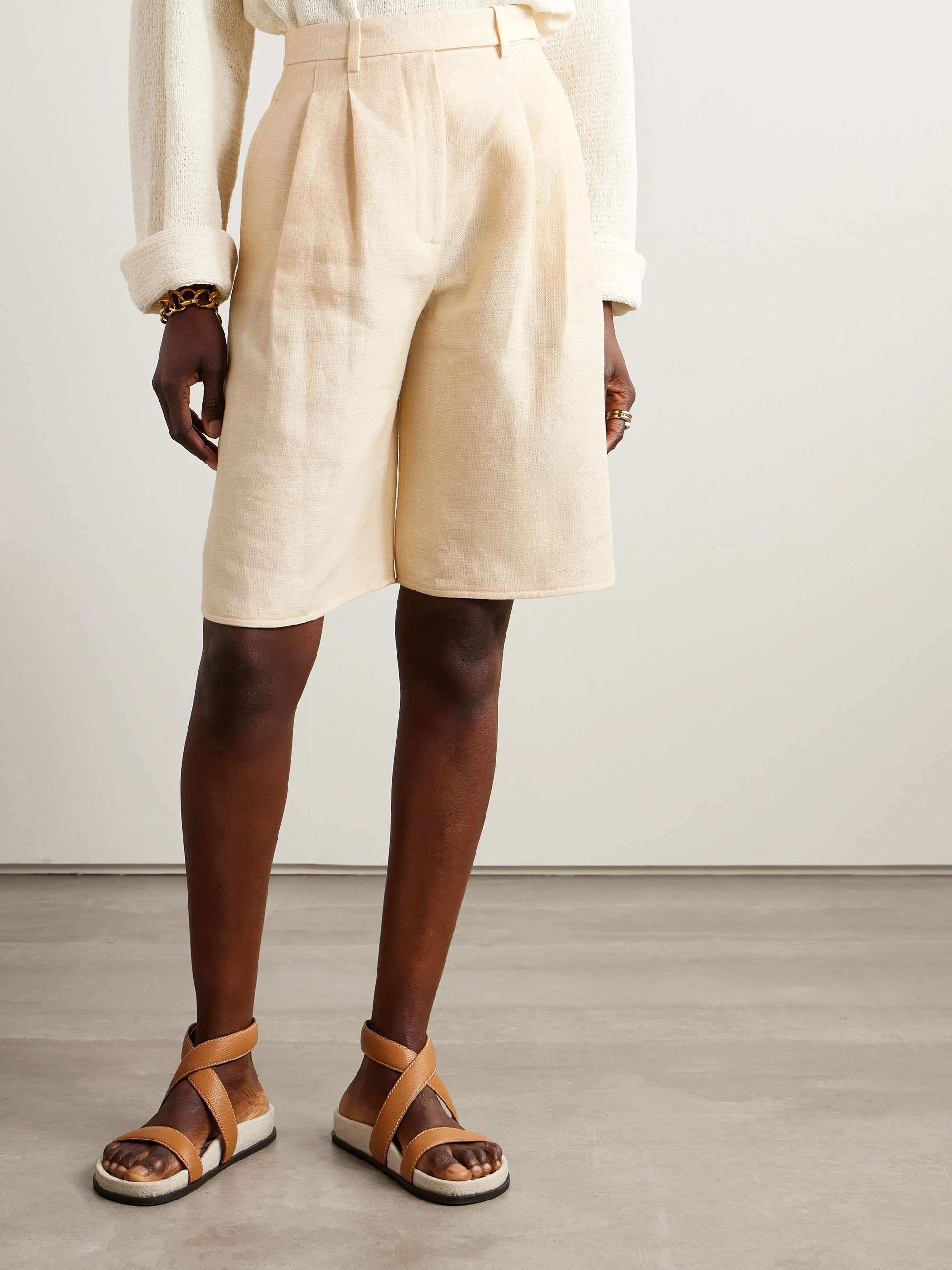 Pleated linen straight-leg shorts view