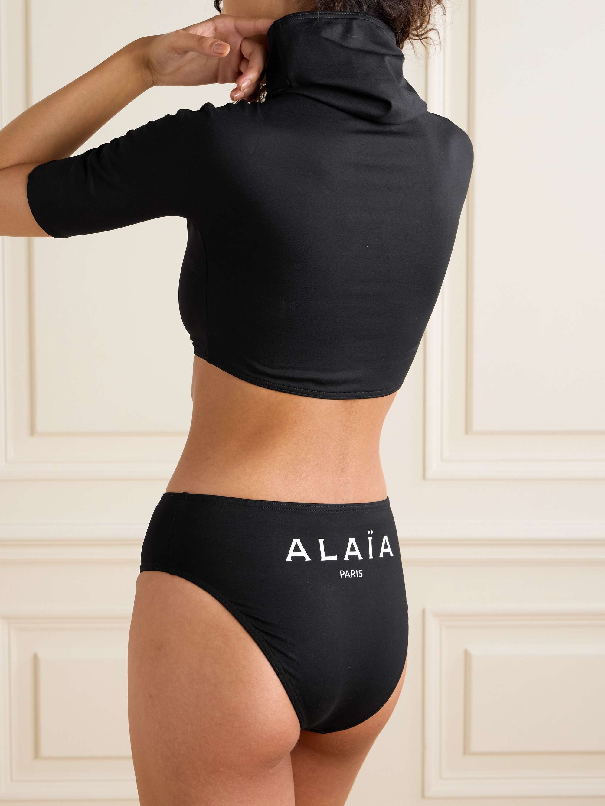 Hooded trikini view