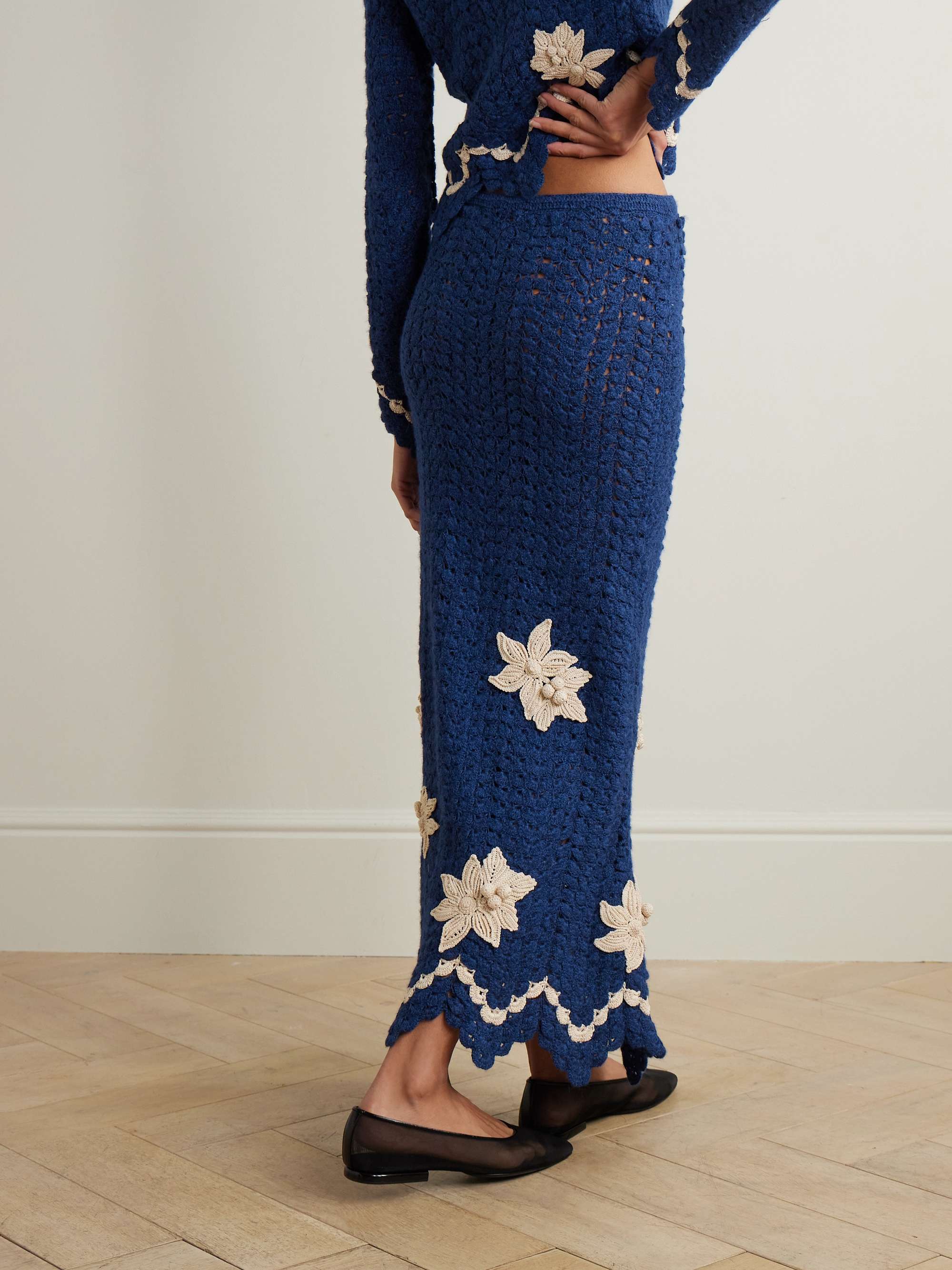 + ESCVDO Muhu crocheted alpaca midi skirt view