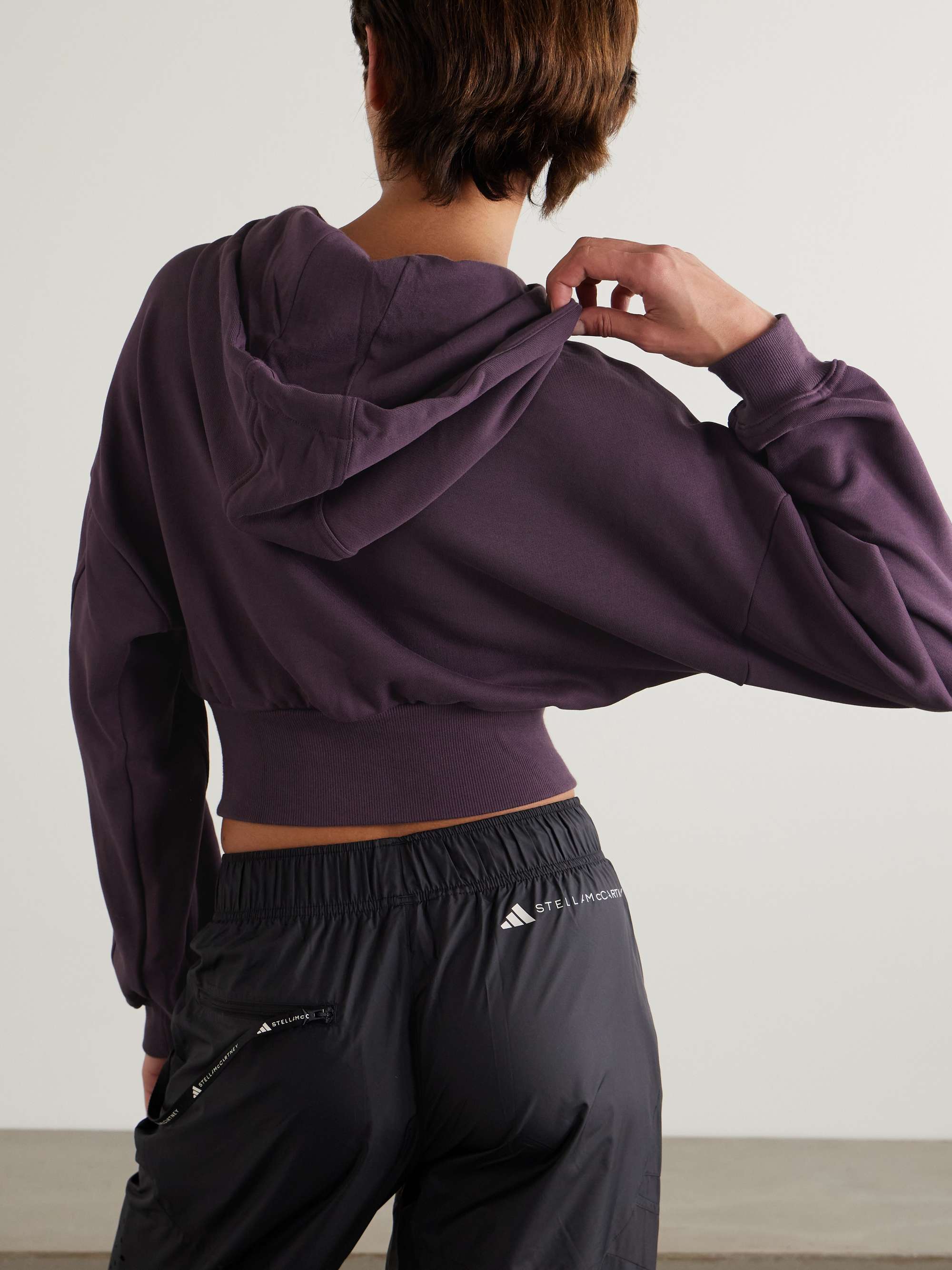 TrueCasuals cropped logo-print organic cotton-jersey hoodie view